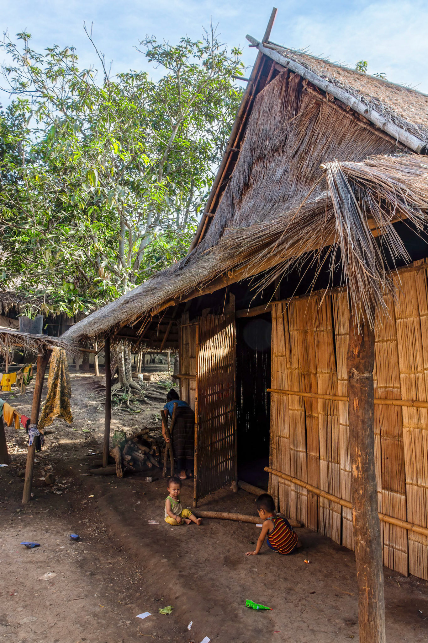 Village between Luang Prabang and Kuang Si