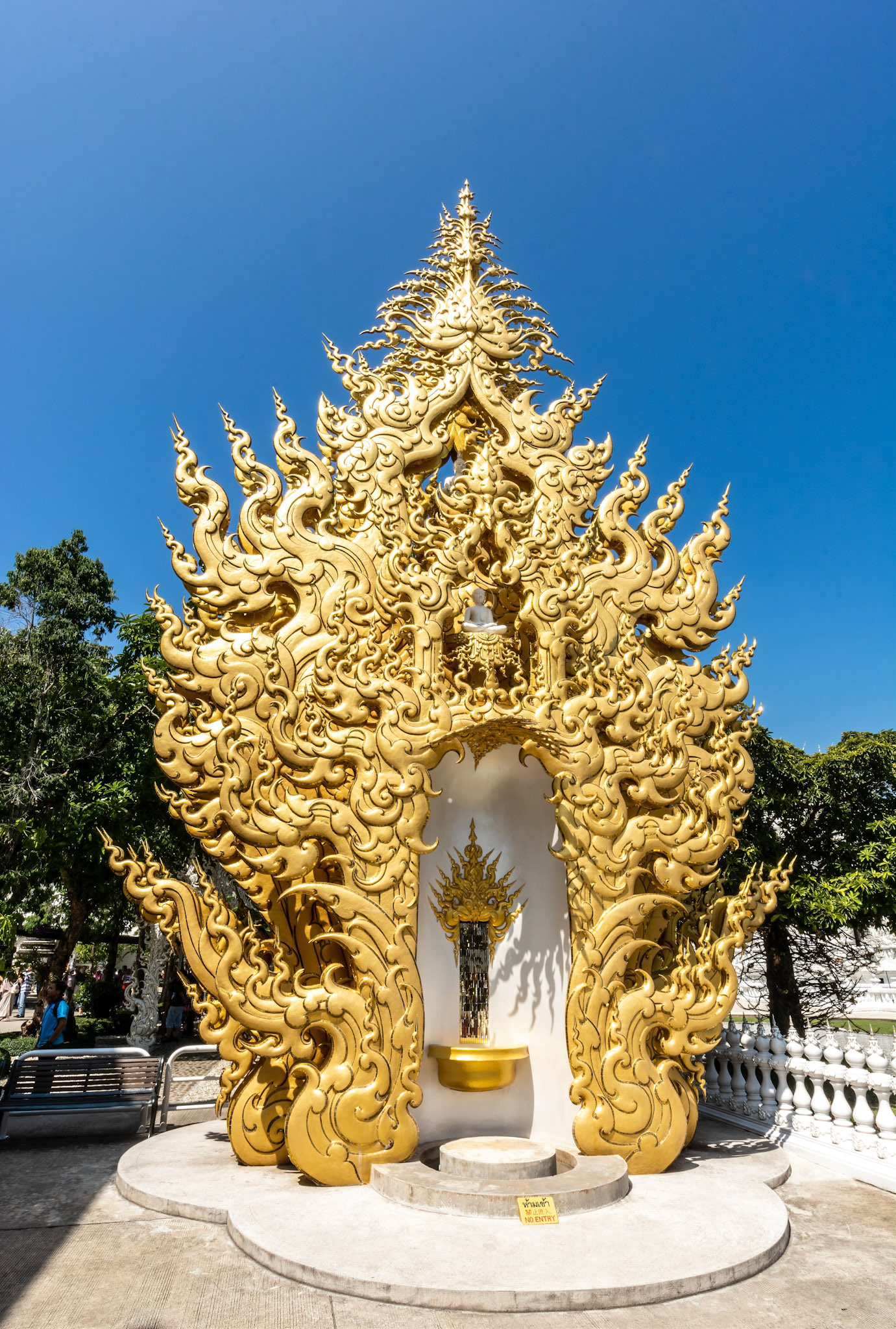 Wat Rong Khun - วัดร่องขุ่น