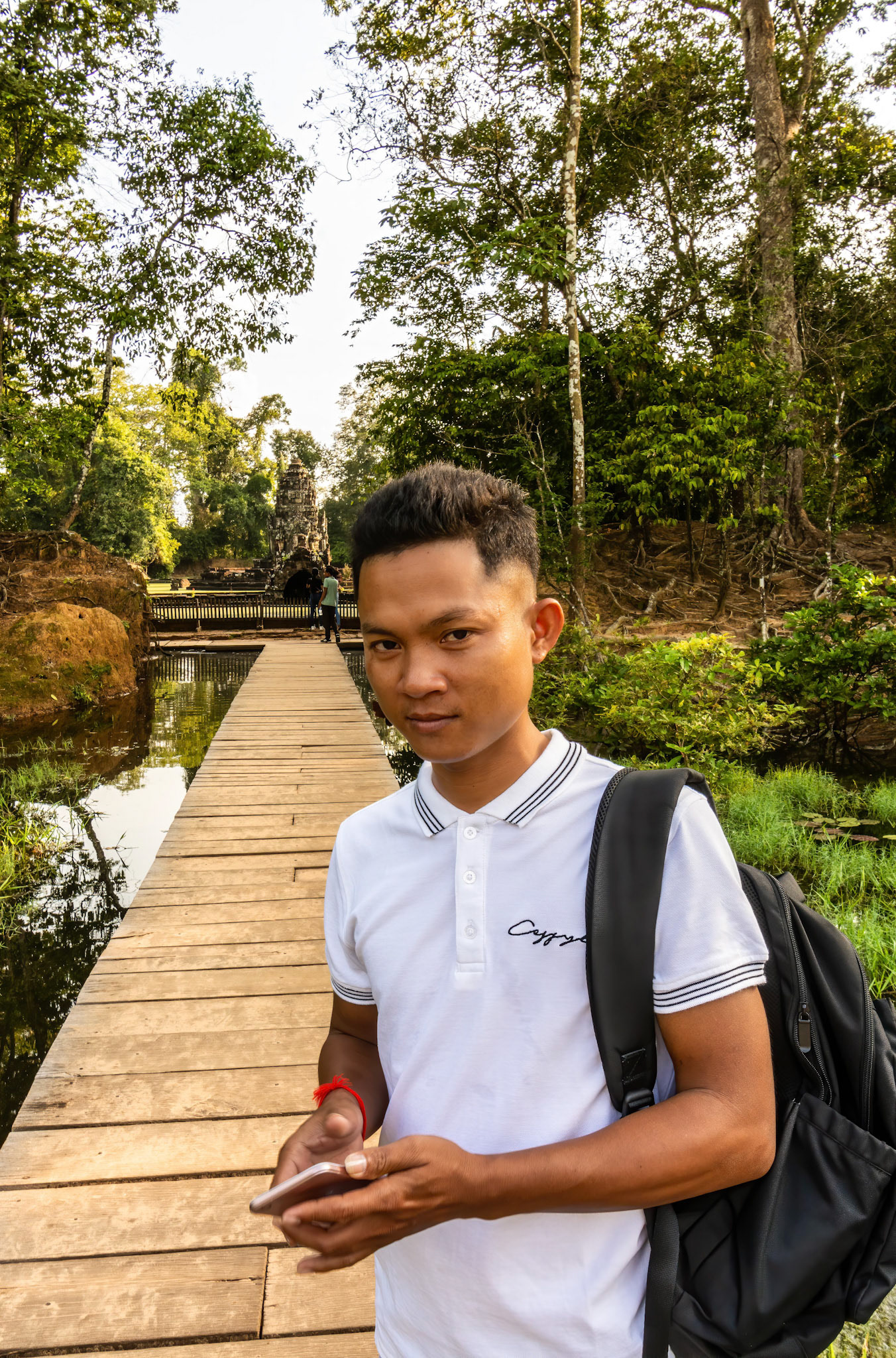 Walkway to Neak Poun - ប្រាសាទនាគព័ន្ធ