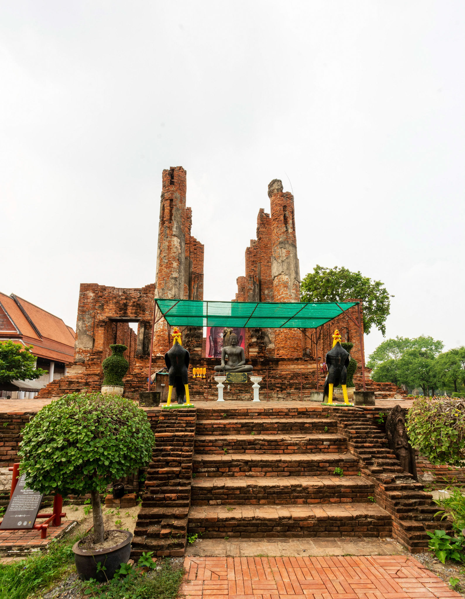 Wat Thammikarat - วัดธรรมิกราช