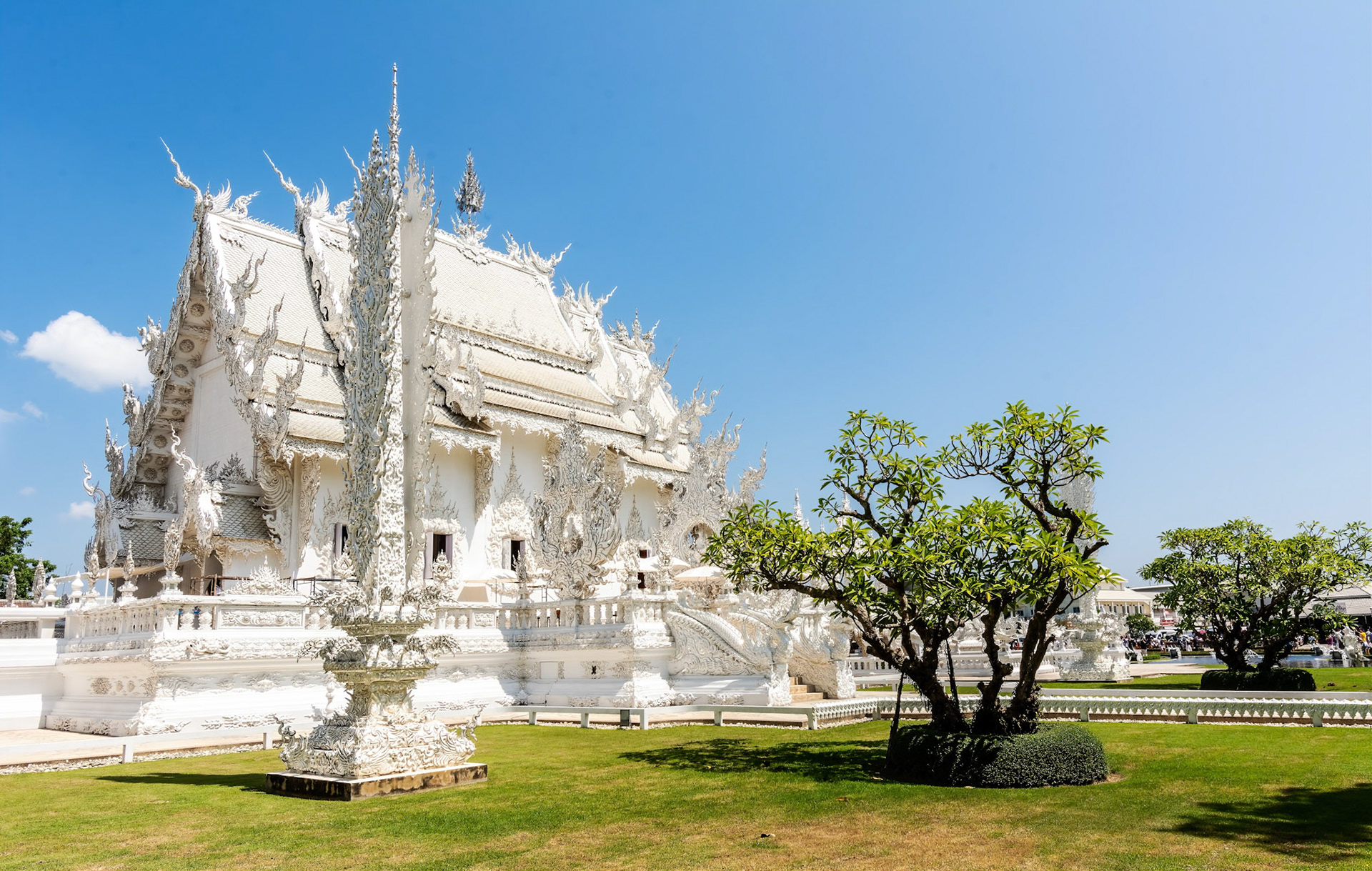 Wat Rong Khun - วัดร่องขุ่น