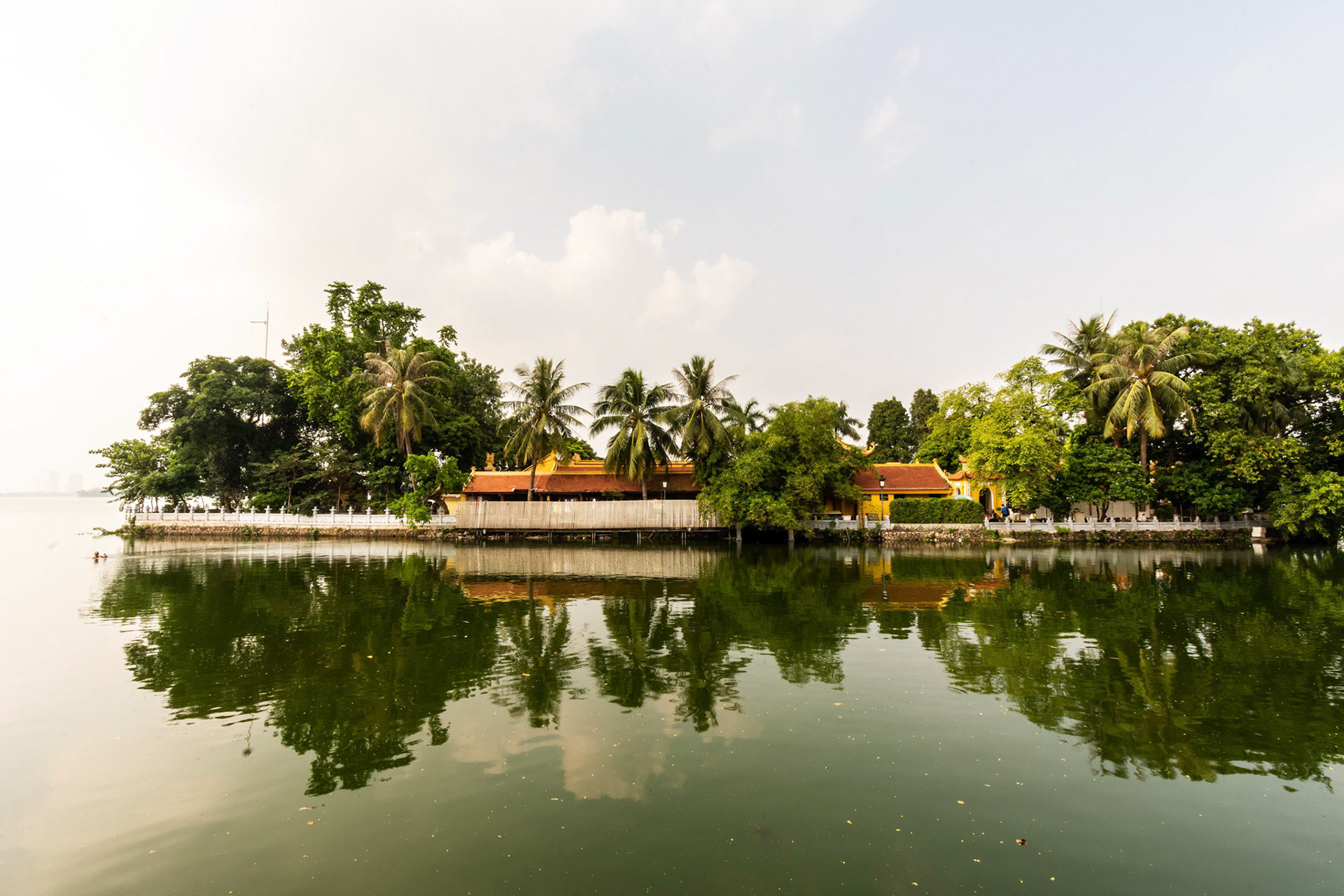 Chùa Trấn Quốc (Tran Quoc Pagoda)