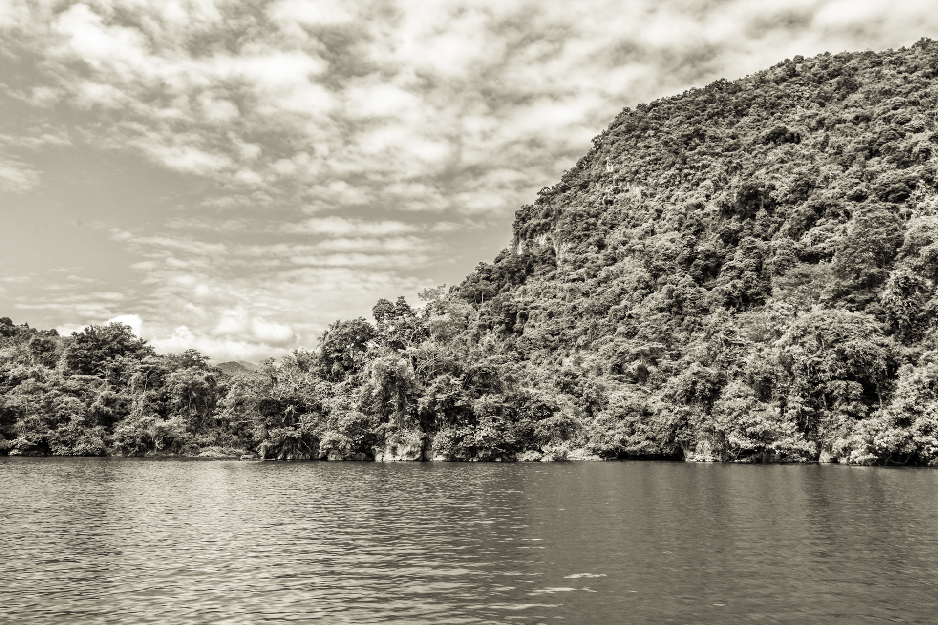 Hồ Ba Bể - Ba Be Lake