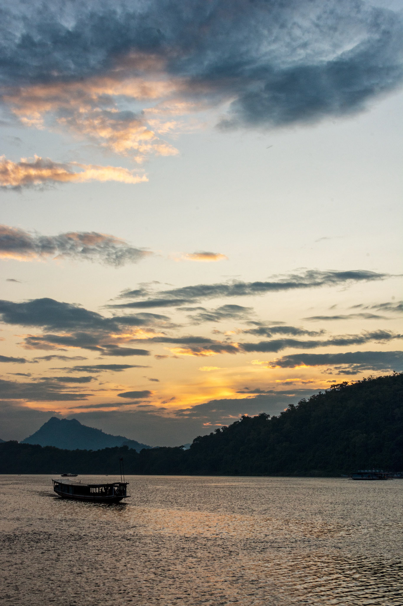 Cross river ferry