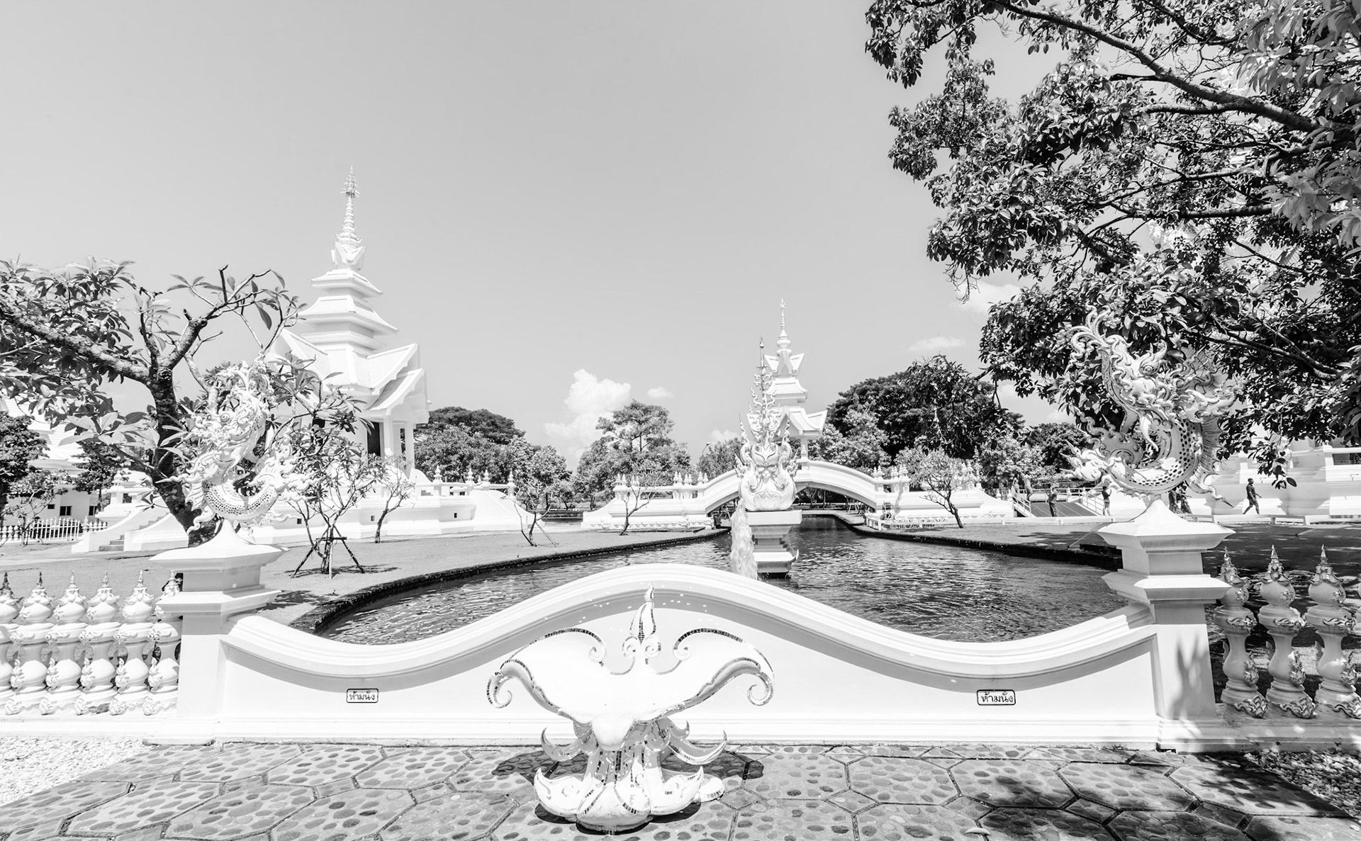 Wat Rong Khun - วัดร่องขุ่น