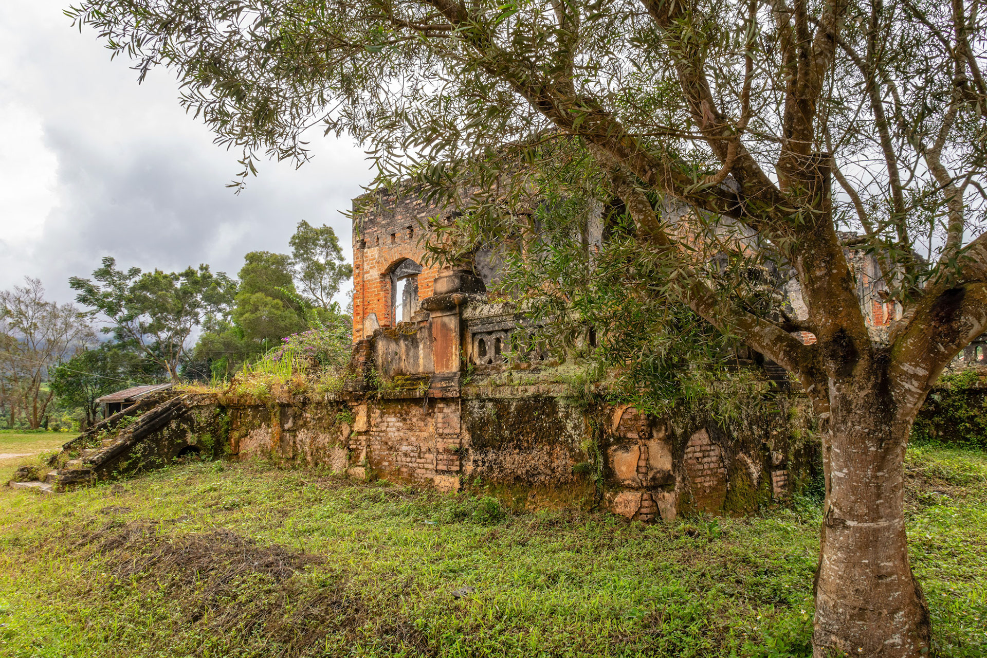 les ruines de l'ancien hôpital Français