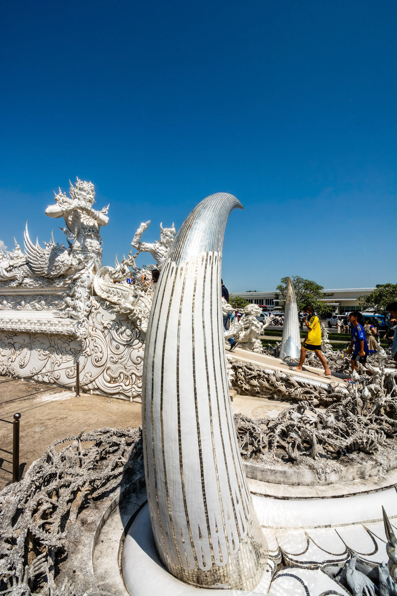 Wat Rong Khun - วัดร่องขุ่น