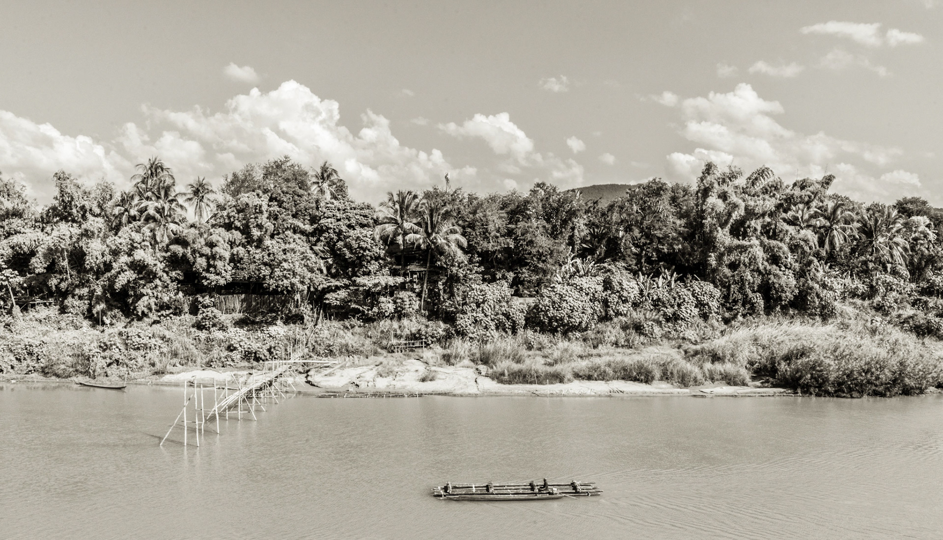 Nam Khan River, Kingkitsarath Road