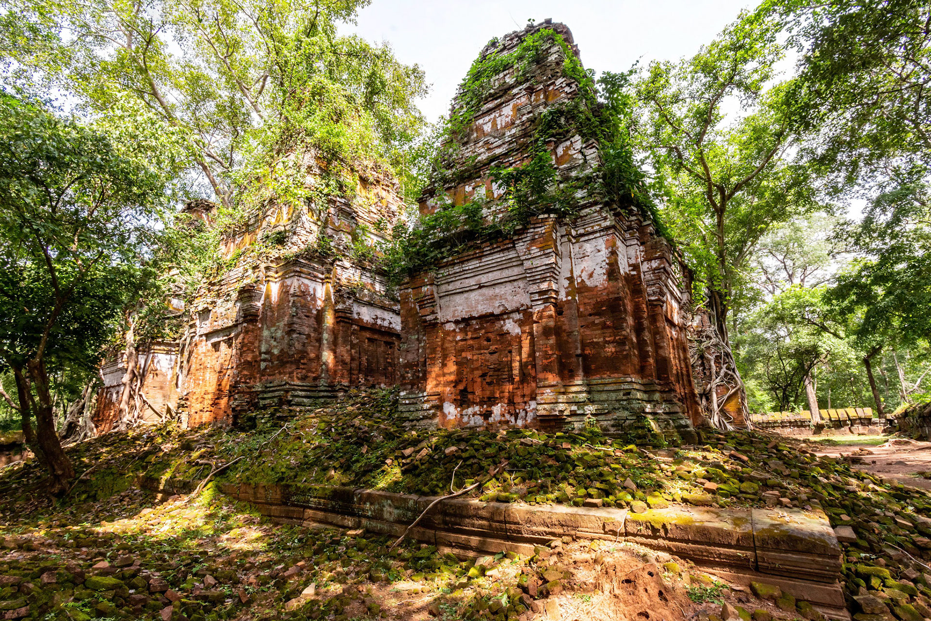 Pram Temple - ប្រាសាទ ប្រាំ