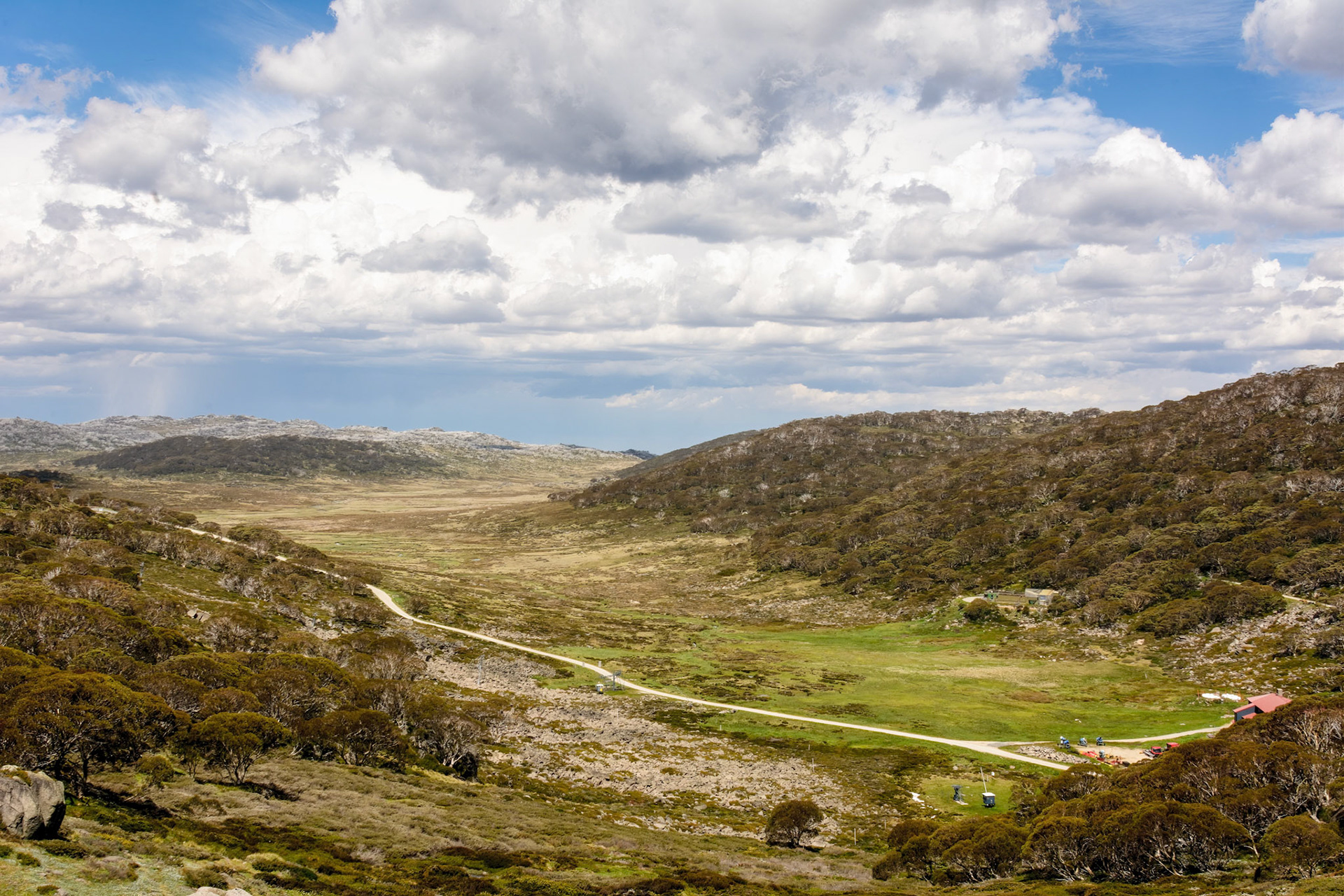 Charlotte's Pass looking back towards Perisher