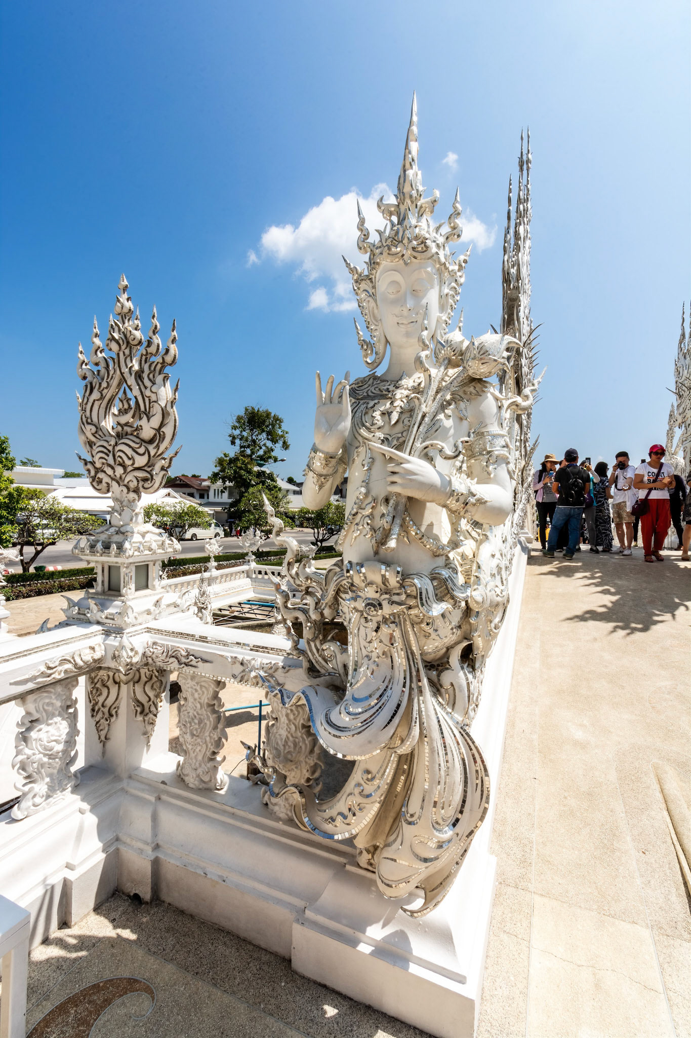 Wat Rong Khun - วัดร่องขุ่น
