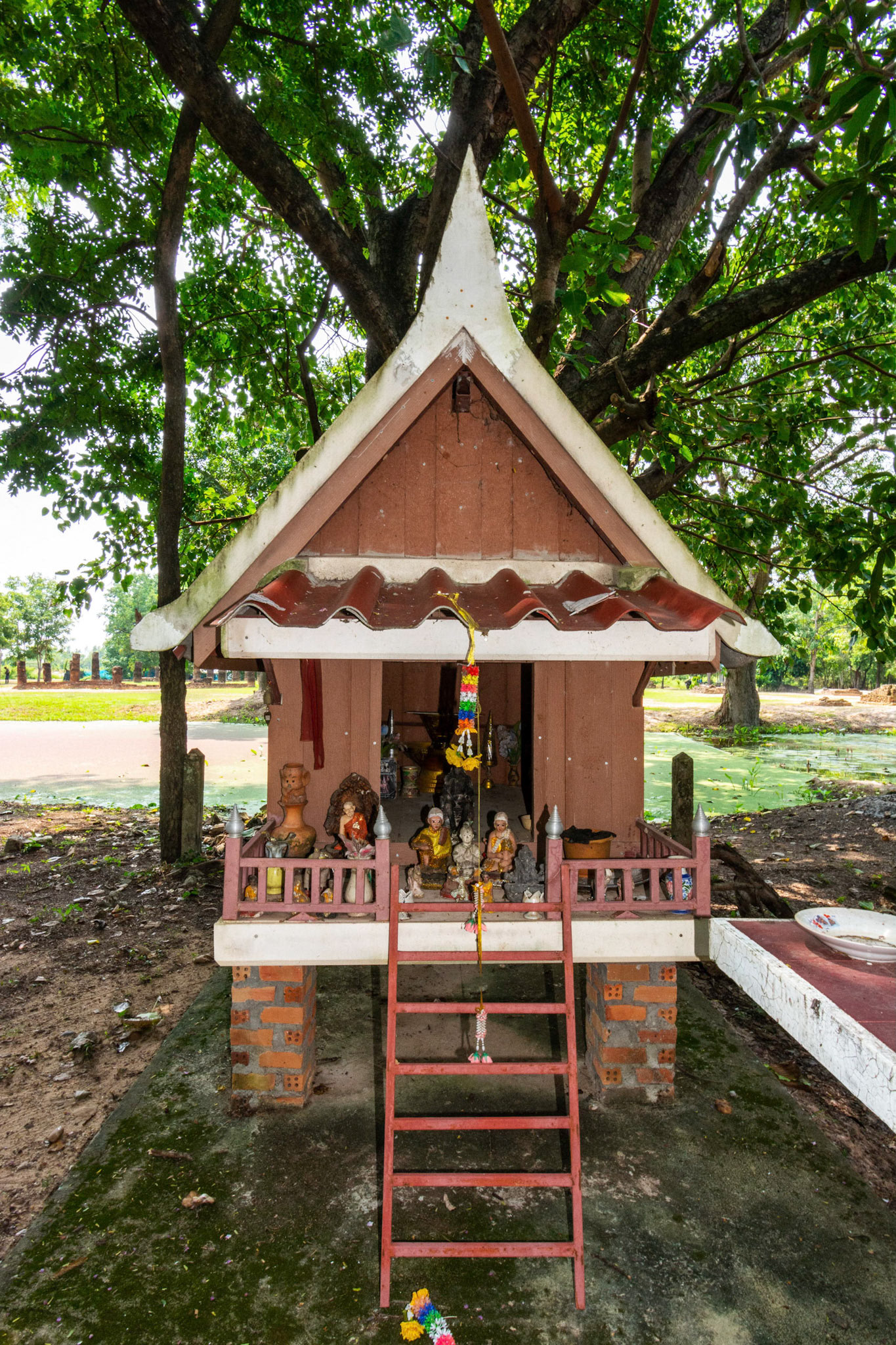 Wat Traphang Thong Lang