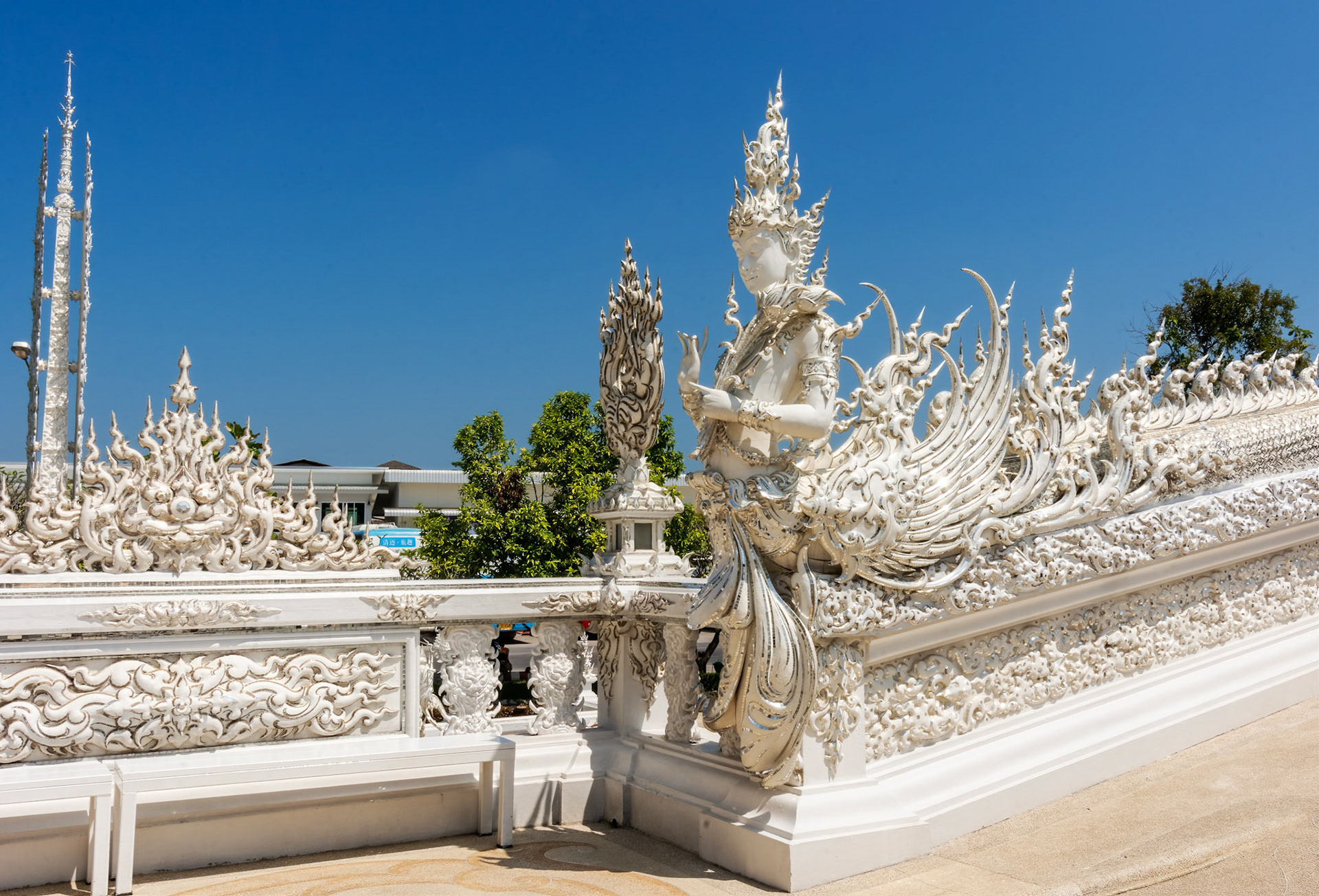 Wat Rong Khun - วัดร่องขุ่น