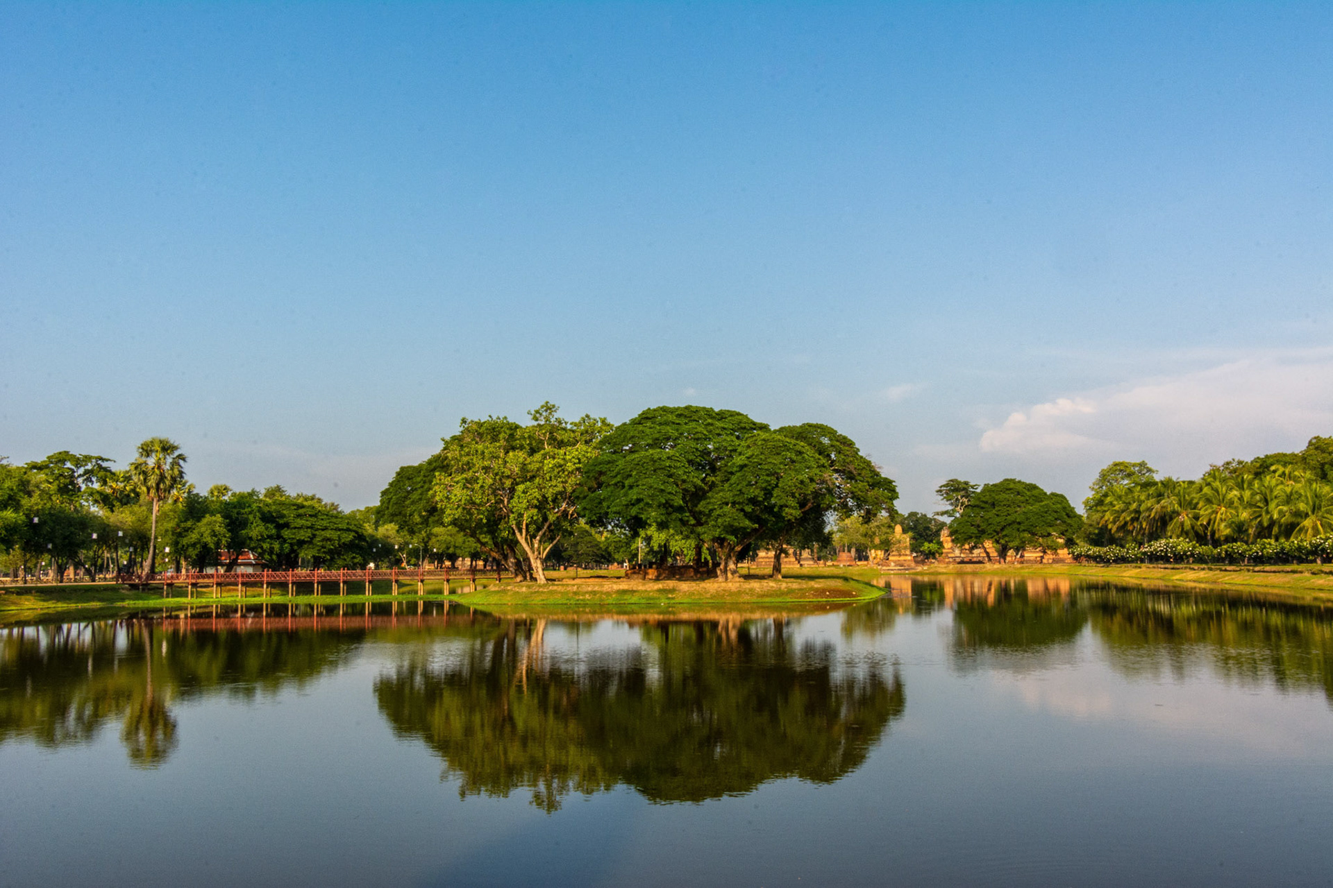 Wat Traphang Ngoen - วัดตระพังเงิน