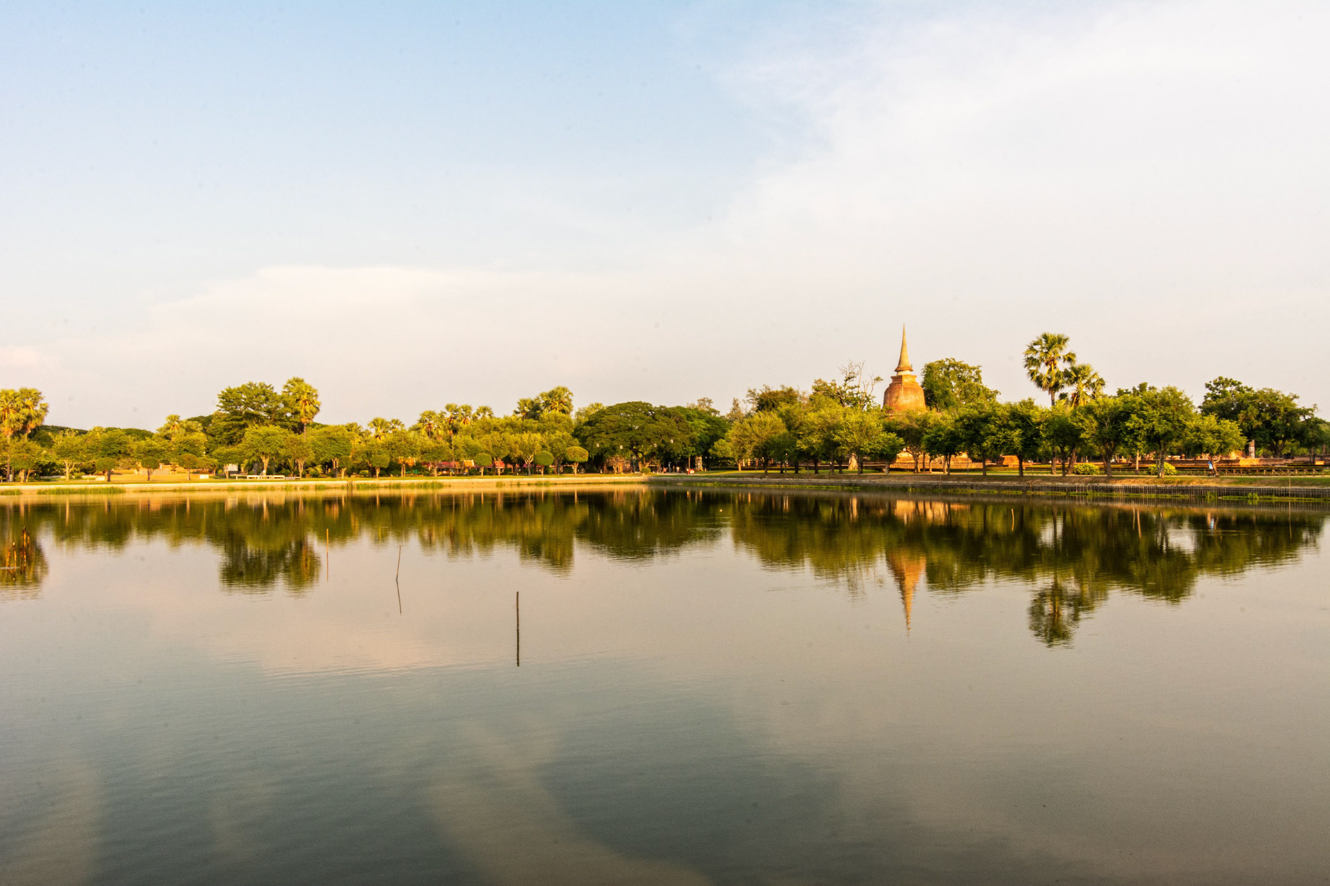 Wat Sa-Si - วัดสระศรี