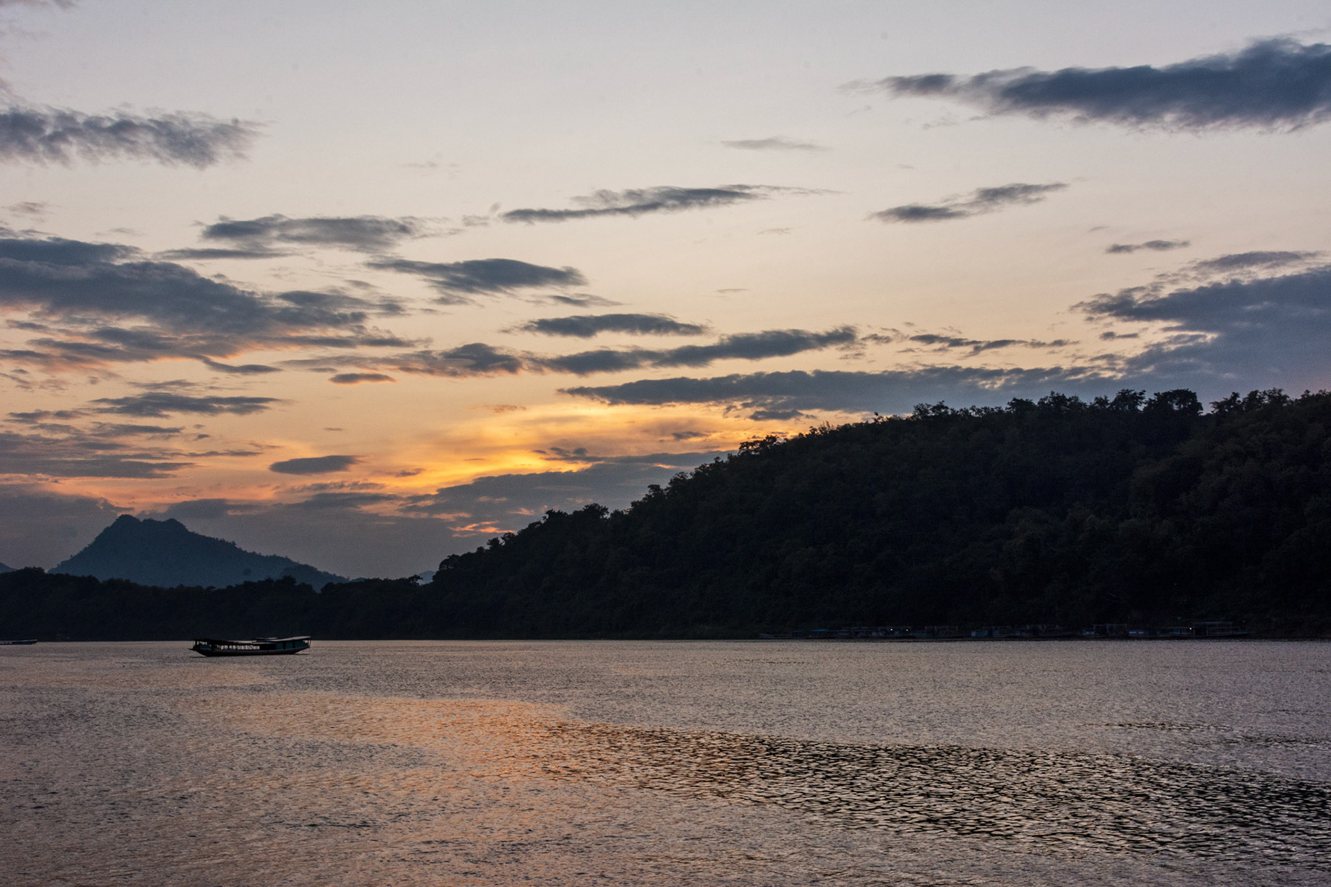 Cross river ferry
