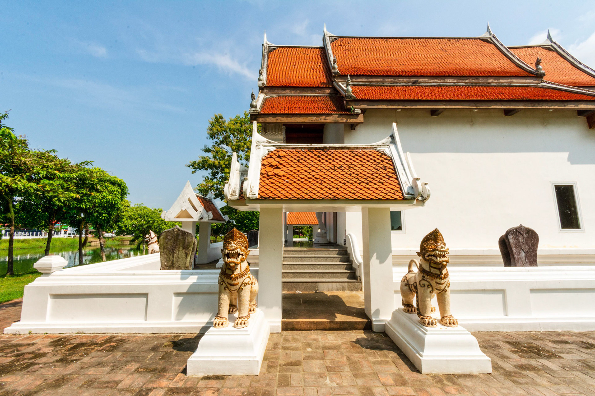 Wat Traphang Thong