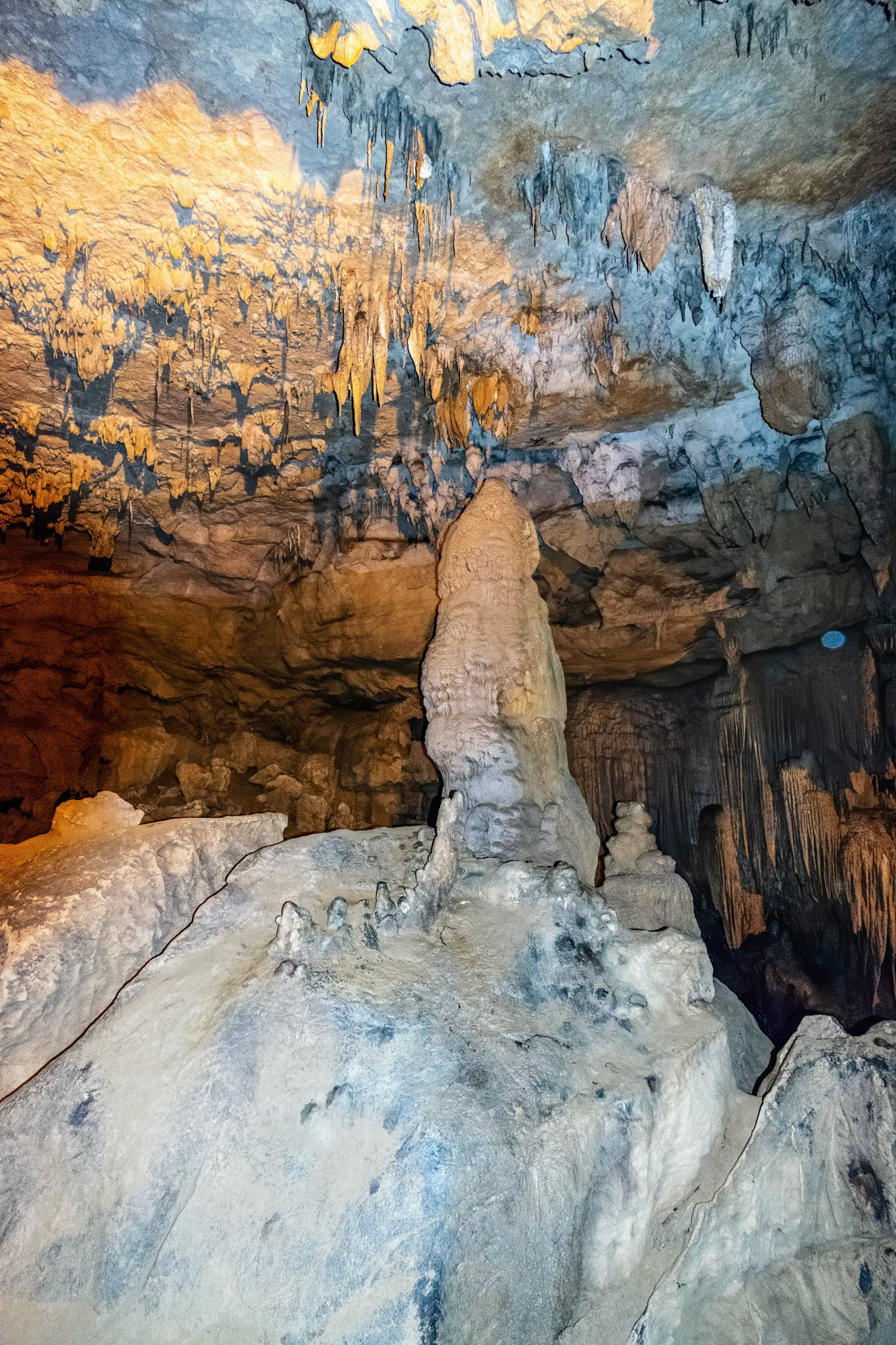 Động Ngườm Ngao (Nguom Ngao Cave)