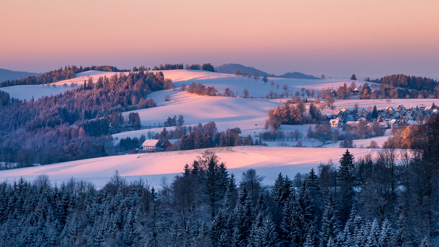 Winterliches St. Peter bei Sonnenaufgang