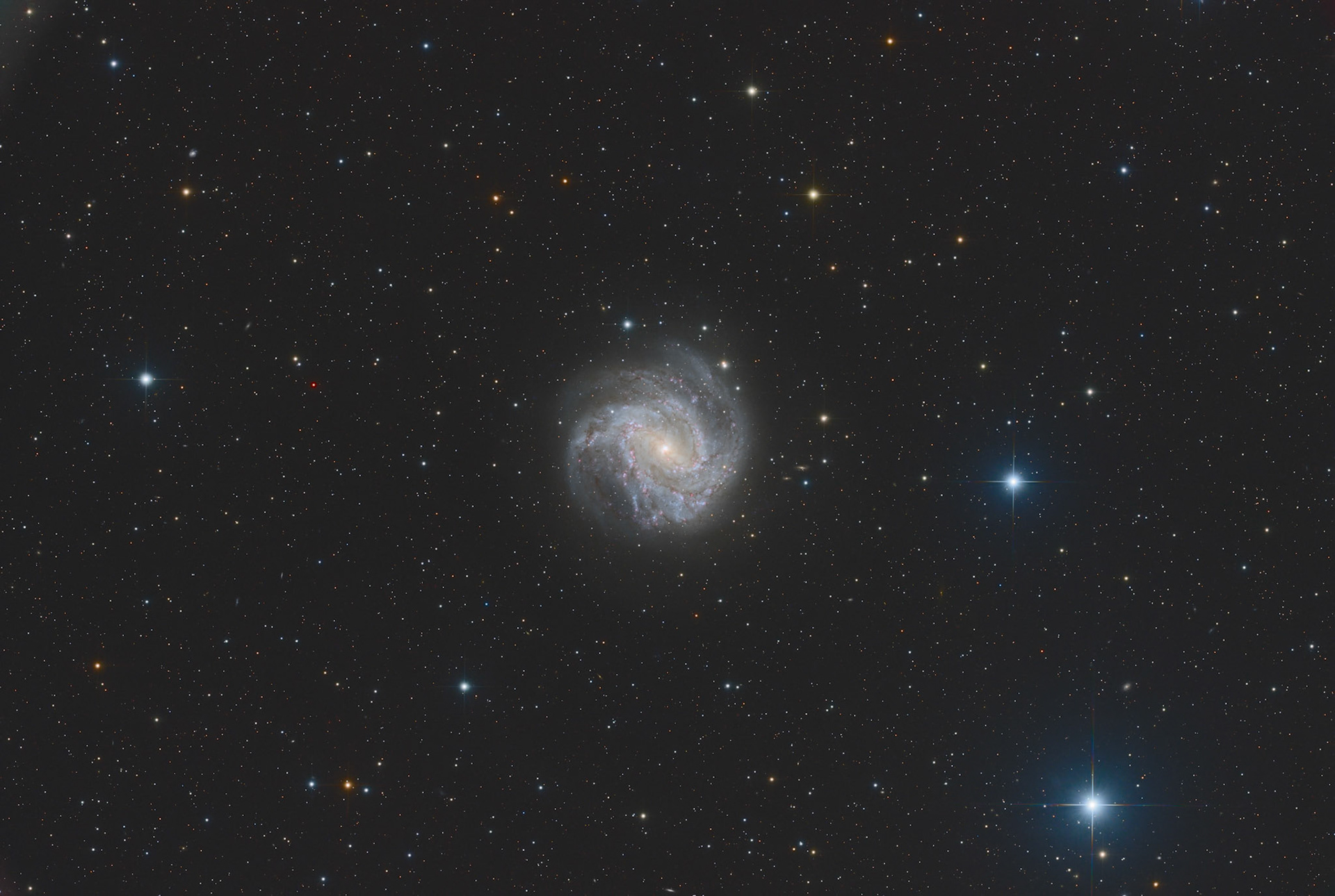 M83 LRGB