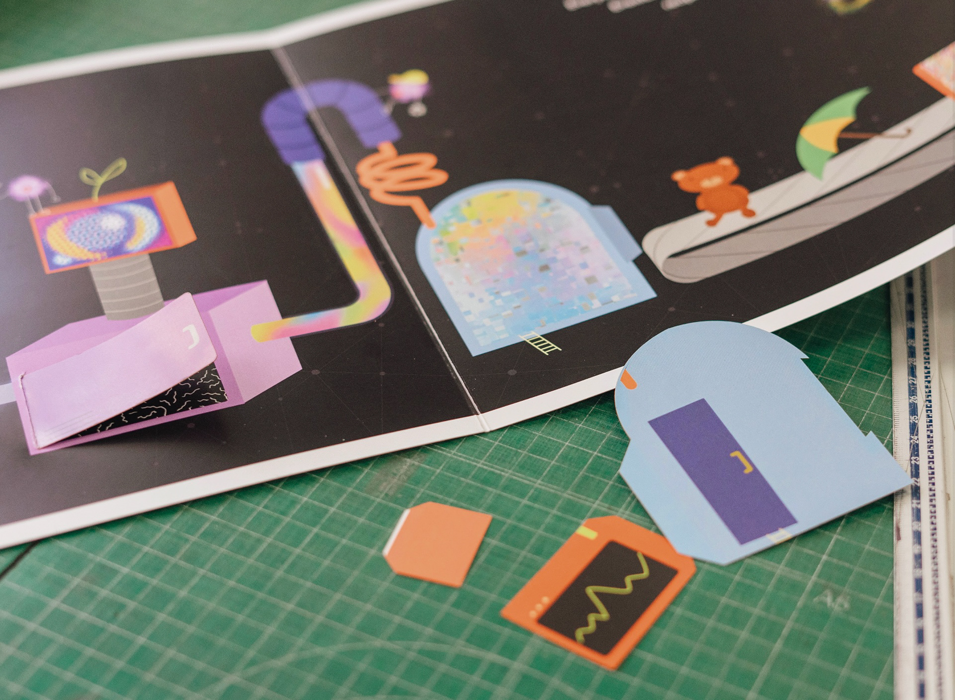Gluing small paper pieces