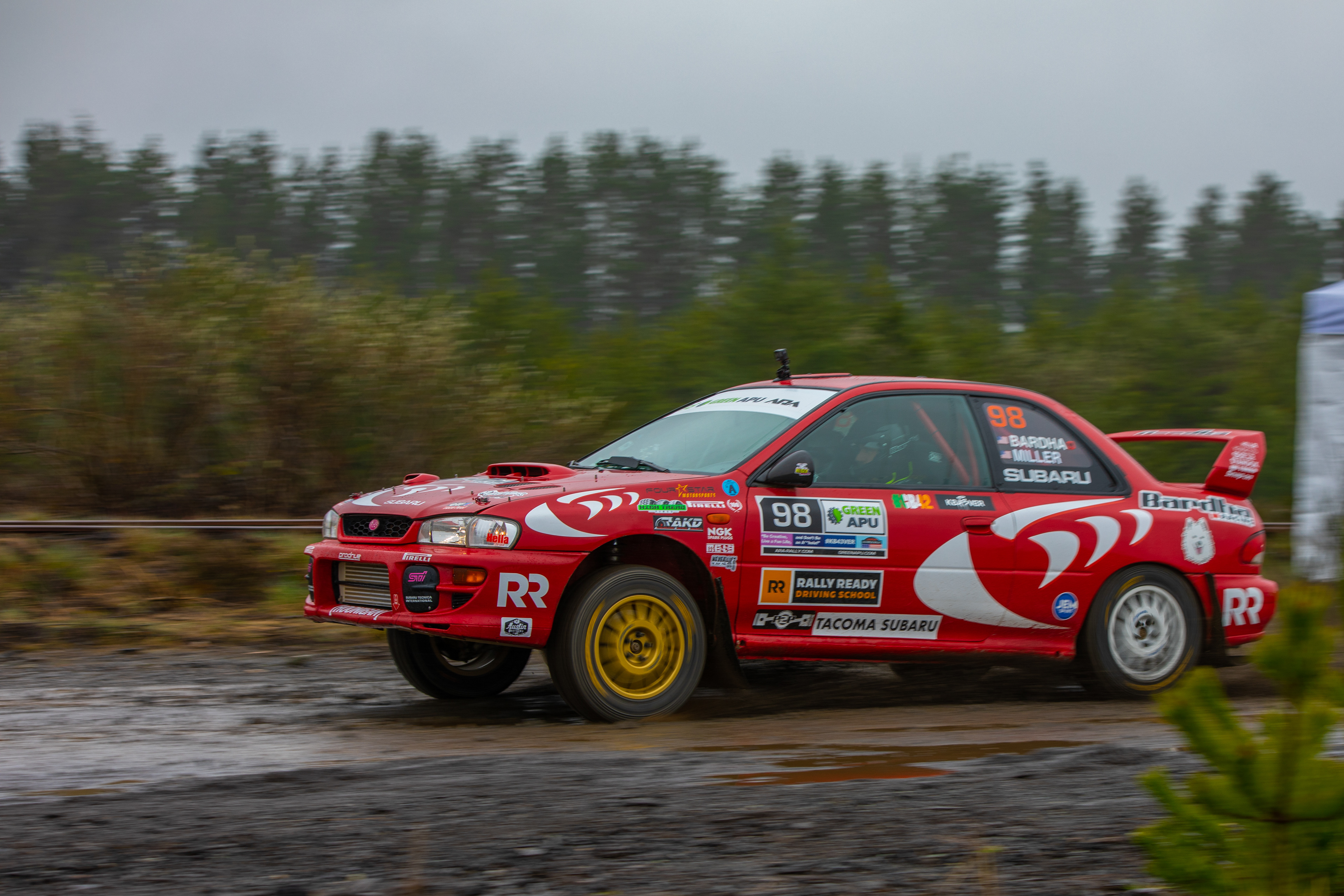 Driver Ele Bardha and Codriver Corrina Roshea launching off the line at Nahwatzel.