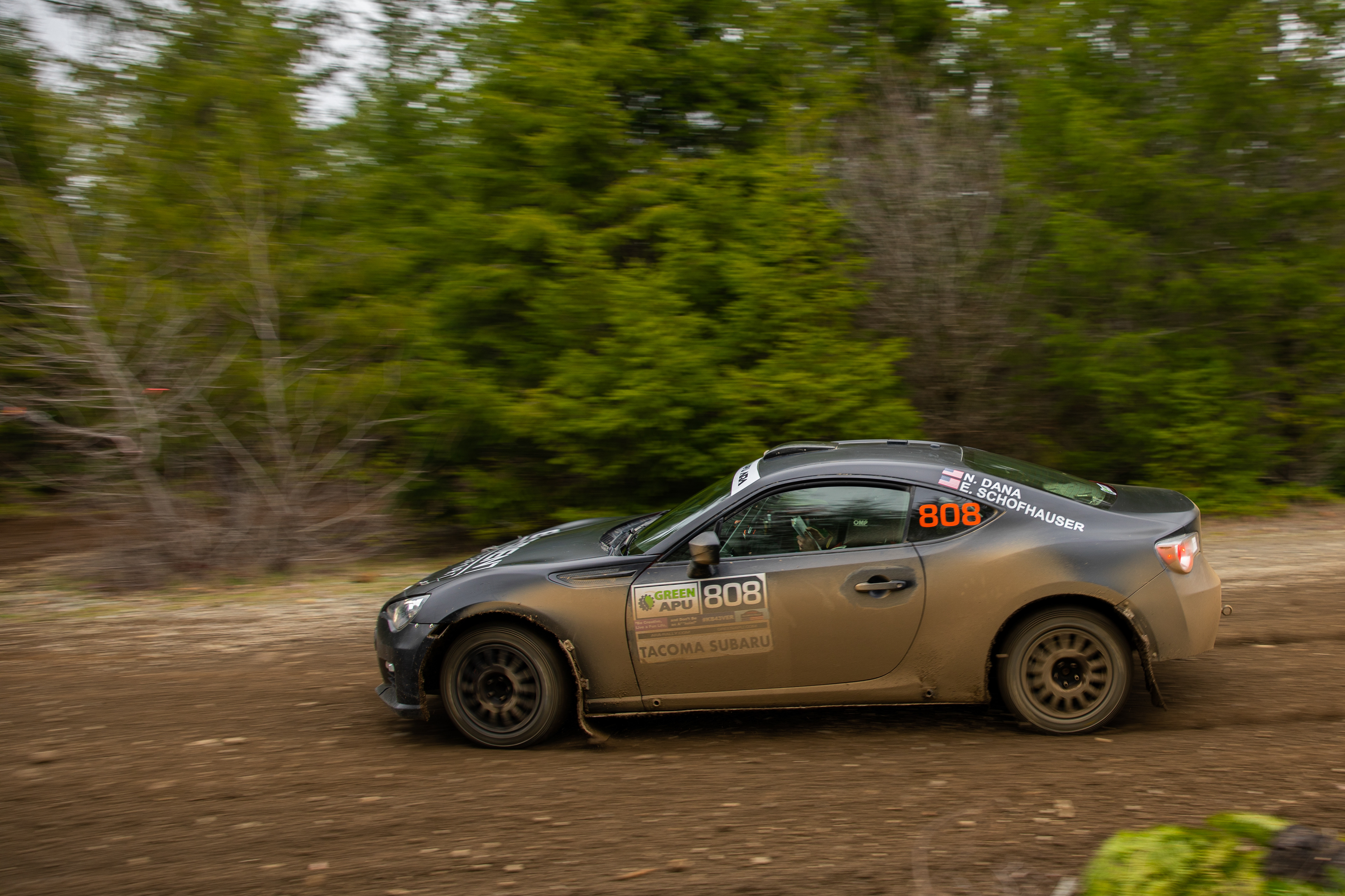 Neil Dana and Eric Schofhauser speeding into a corner at Wildcat.