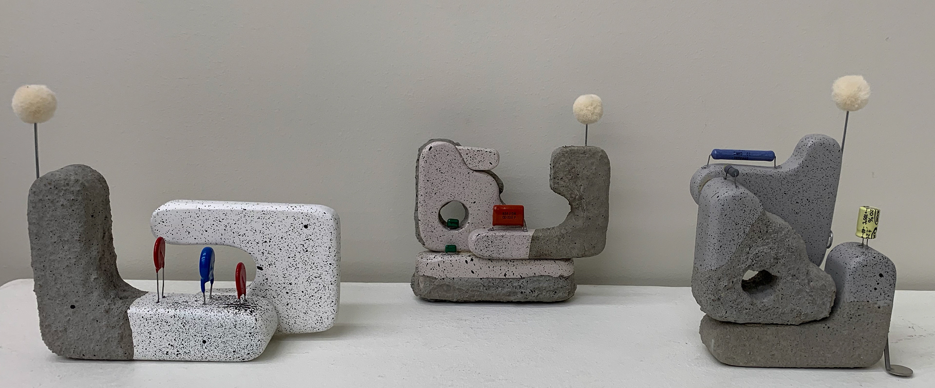 Using mixed media this sculpture series is based on the high abstraction of modern architecture. 12/2019