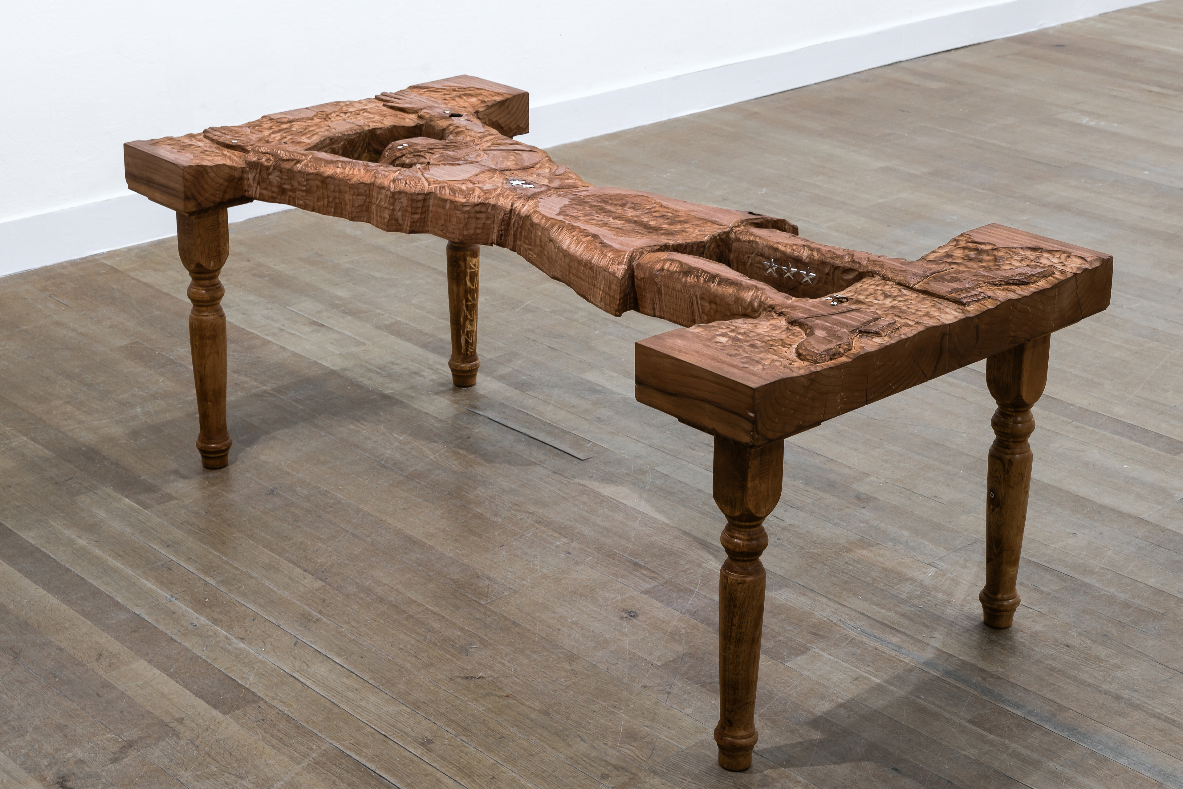 OraOraOra, 2023. Wood-Walnut, 60x140x80(cm)