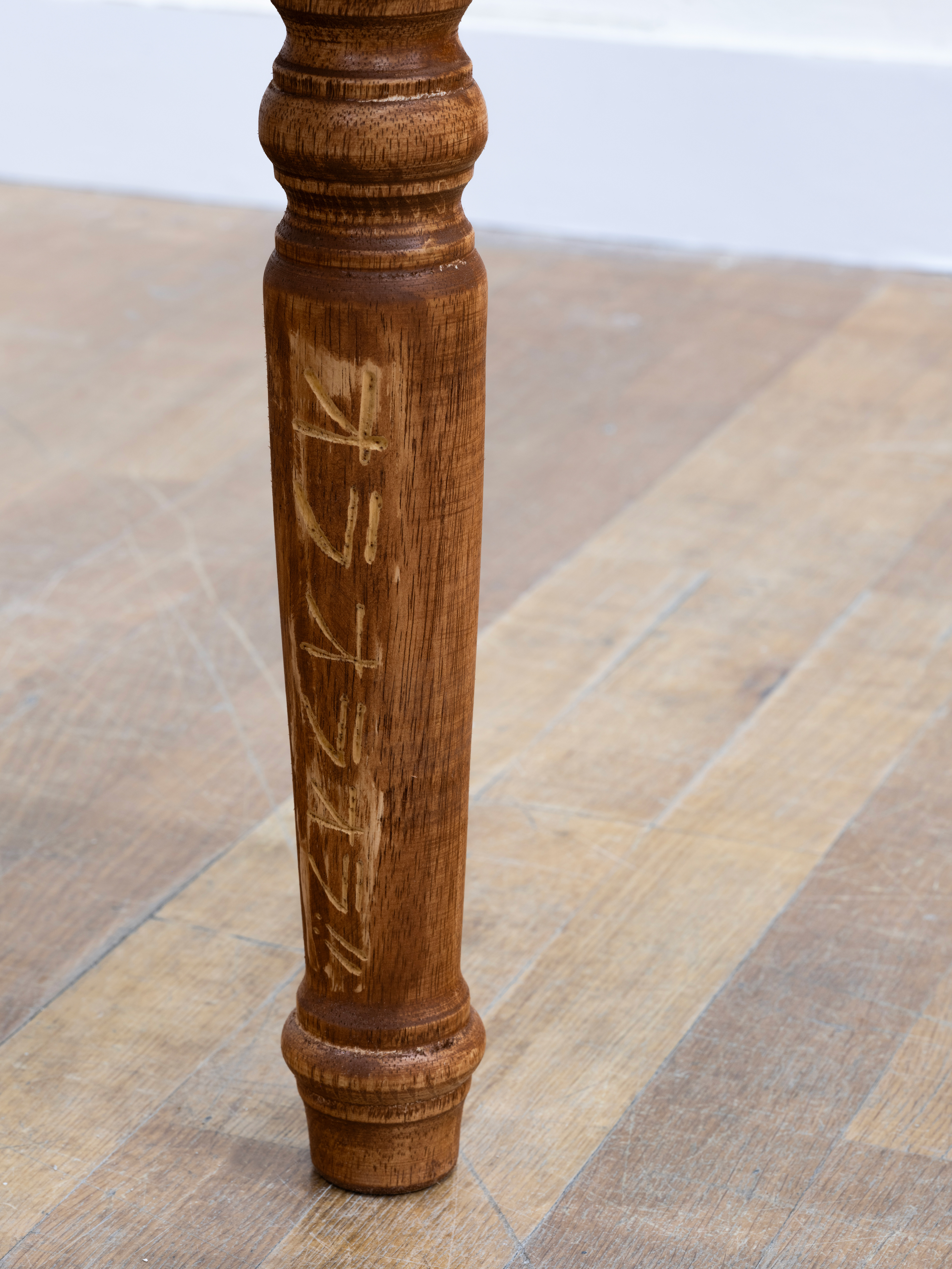 OraOraOra, 2023. Wood-Walnut, 60x140x80(cm)