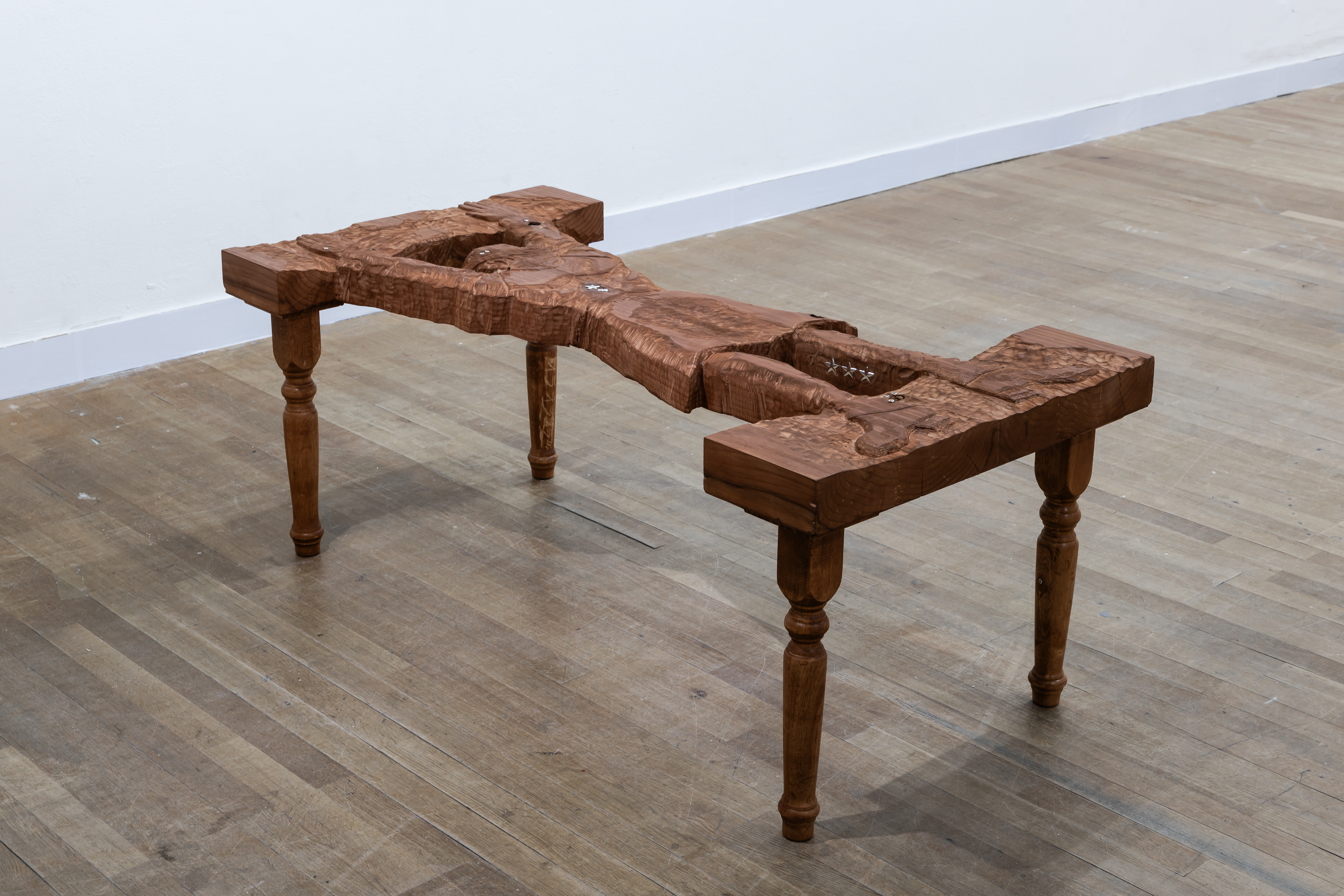 OraOraOra, 2023. Wood-Walnut, 60x140x80(cm)