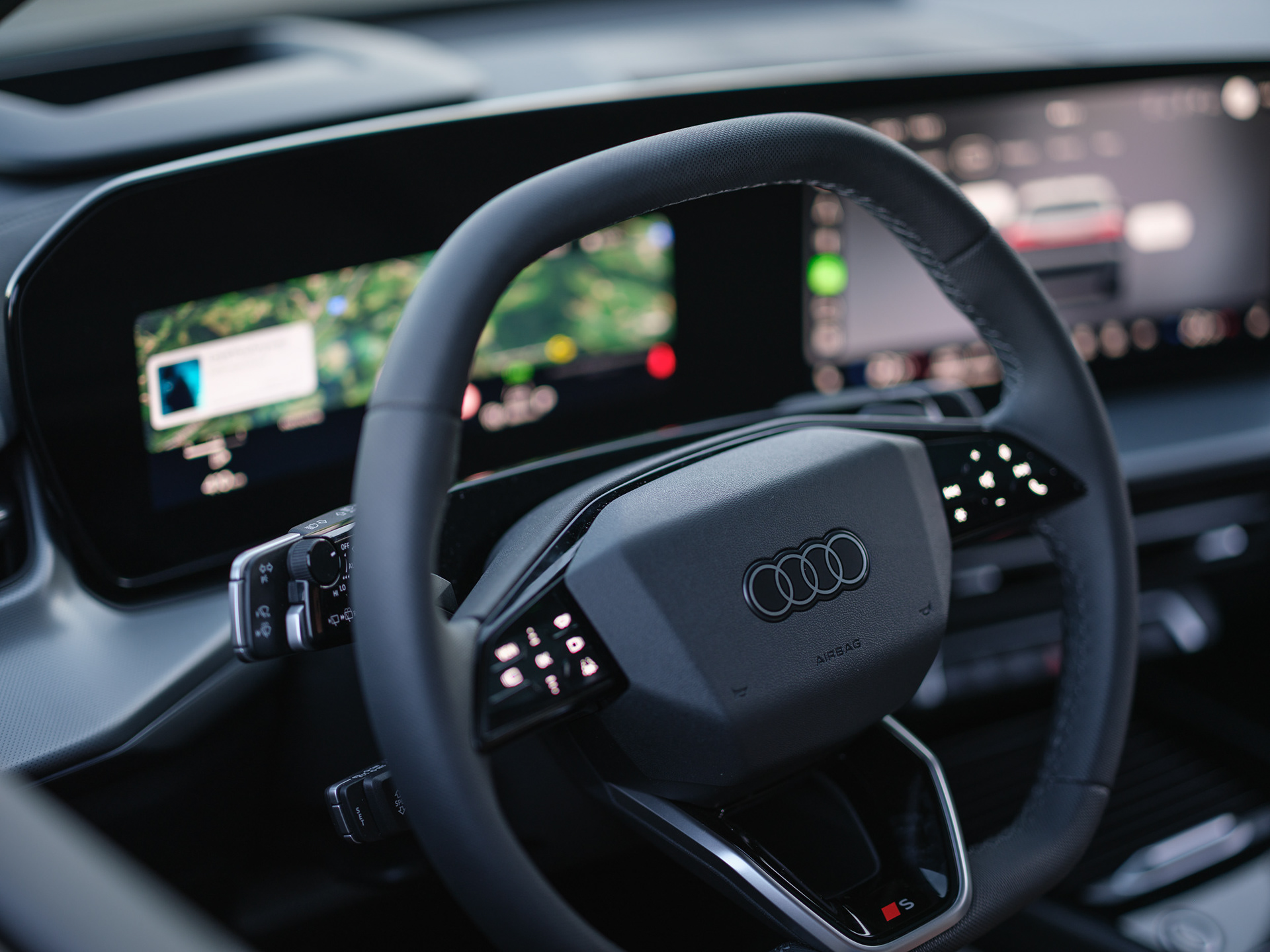 Audi Q3 Steering Wheel – Digital Displays and Driver Focus