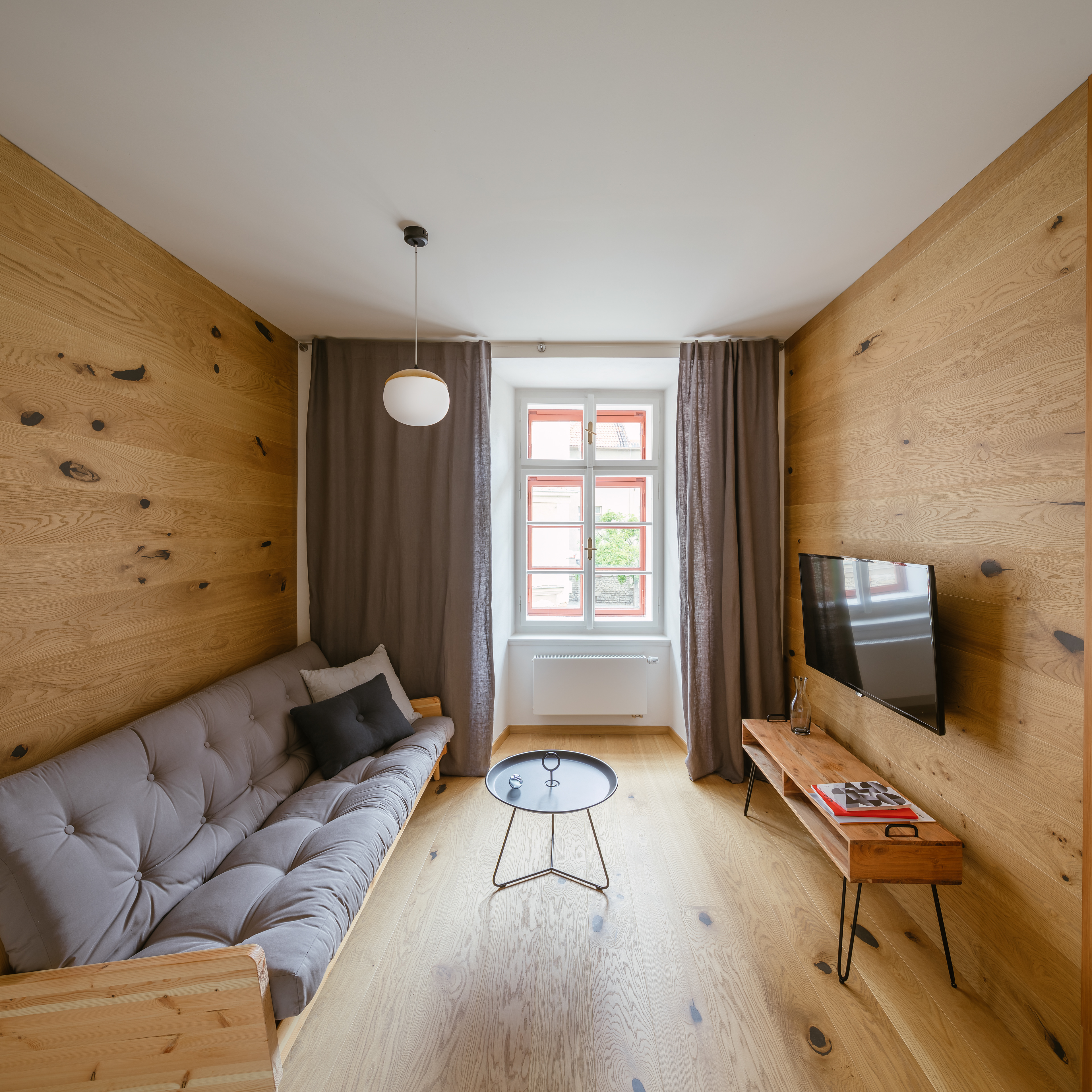 Dřevěný apartmán - obývací pokoj s kuchyní / Dačický 