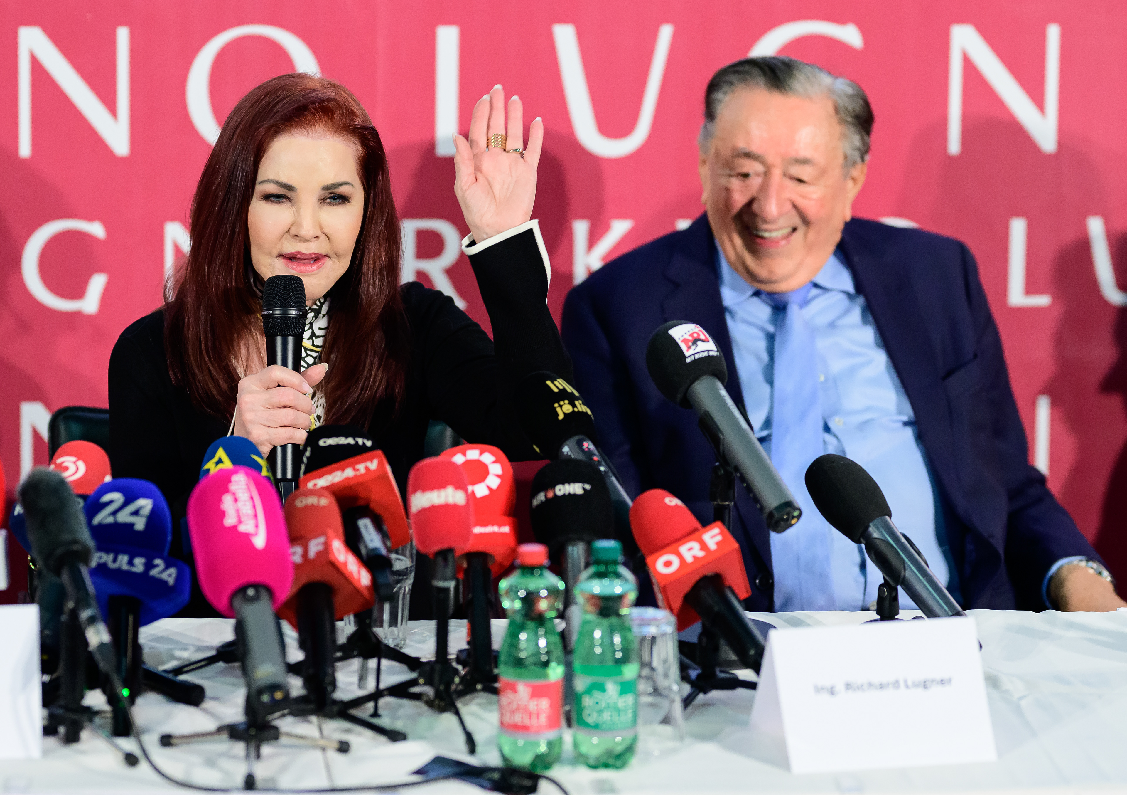 Priscilla Presley Präsentation bei Richard Lugner