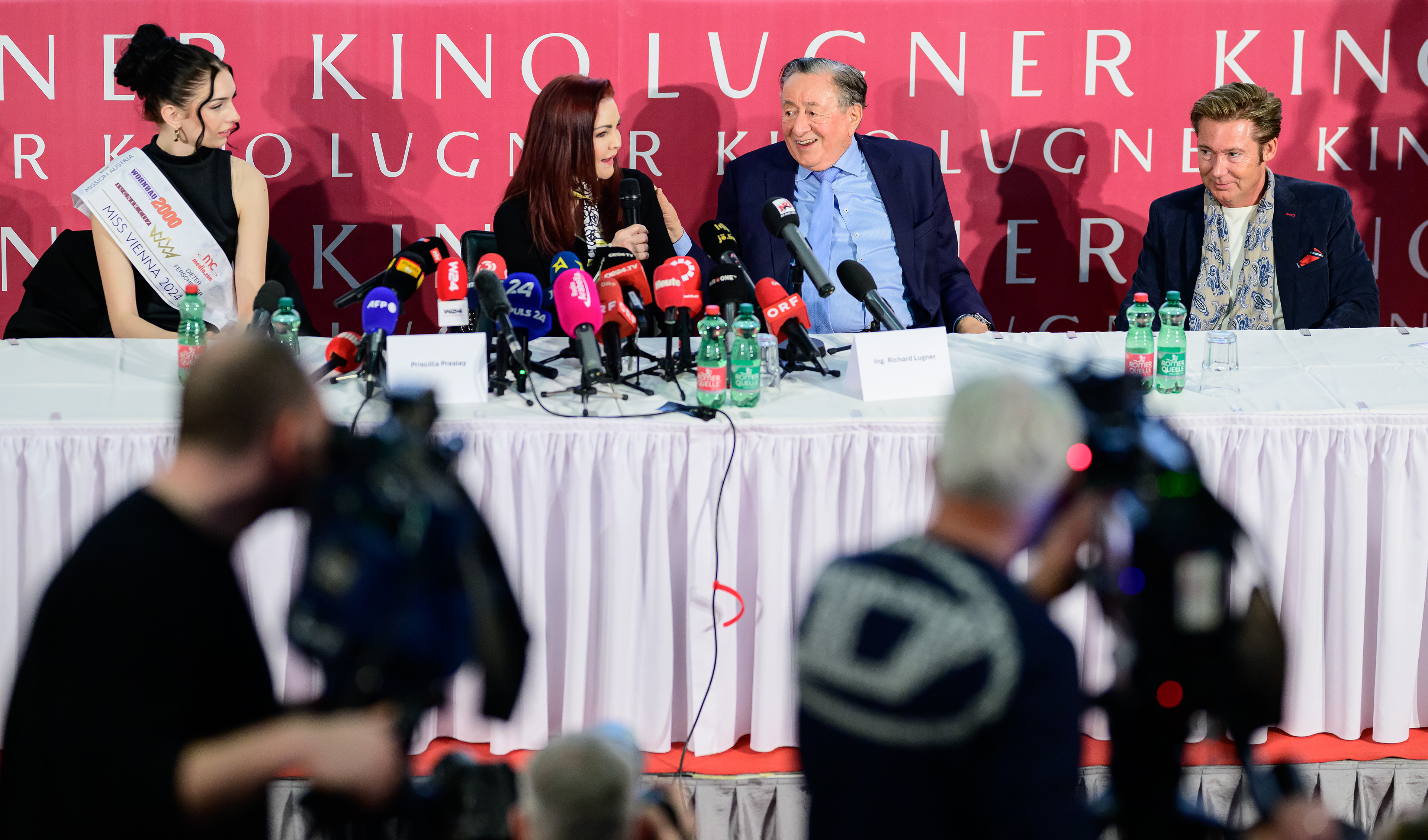 Priscilla Presley Präsentation bei Richard Lugner