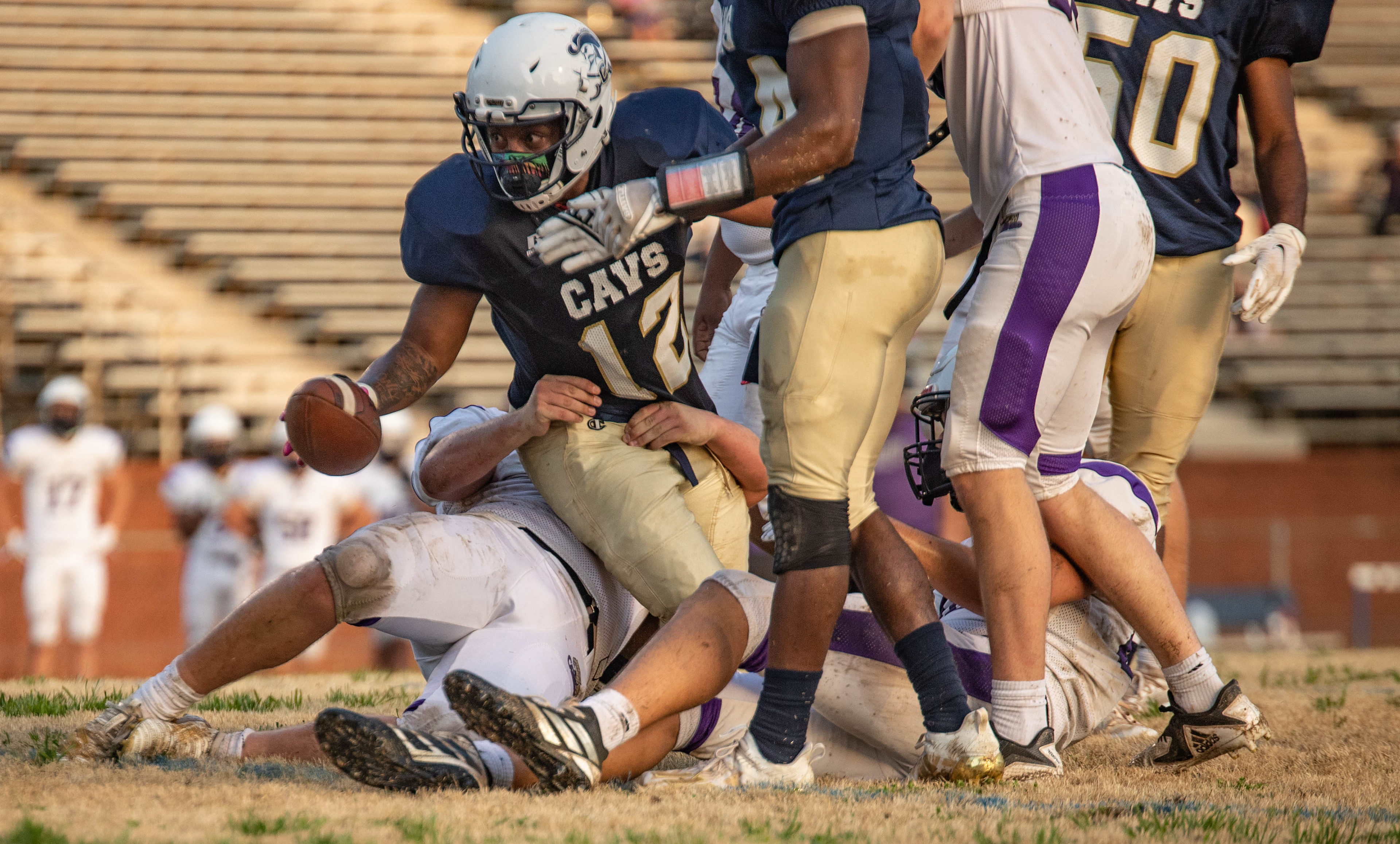 The Cummings Cavaliers score a touchdown in the first quarter