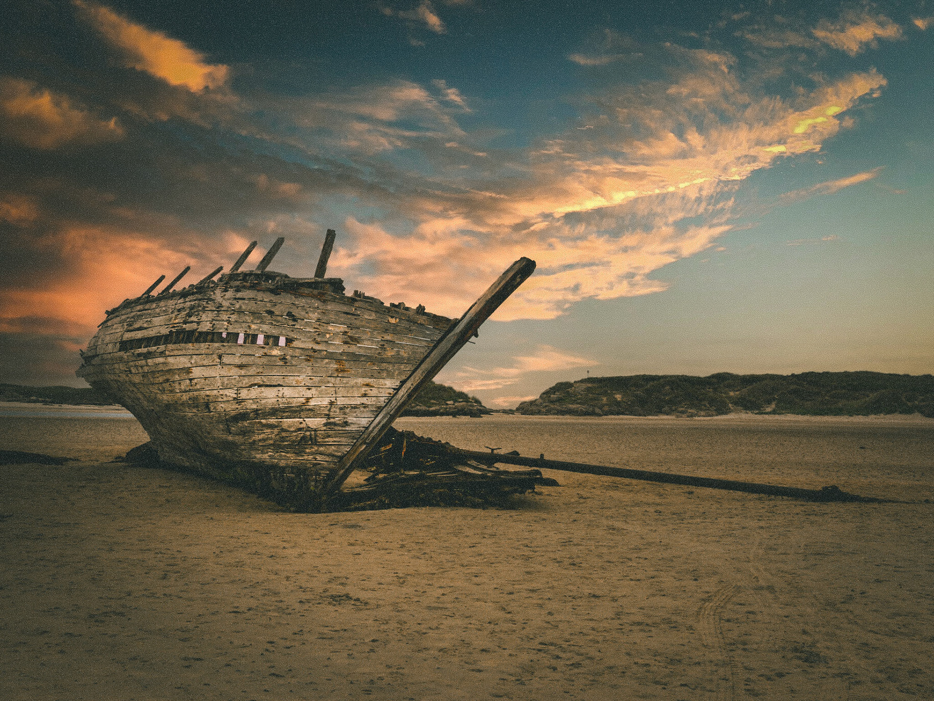 Bád Eddie shipwreck at Magheraclogher