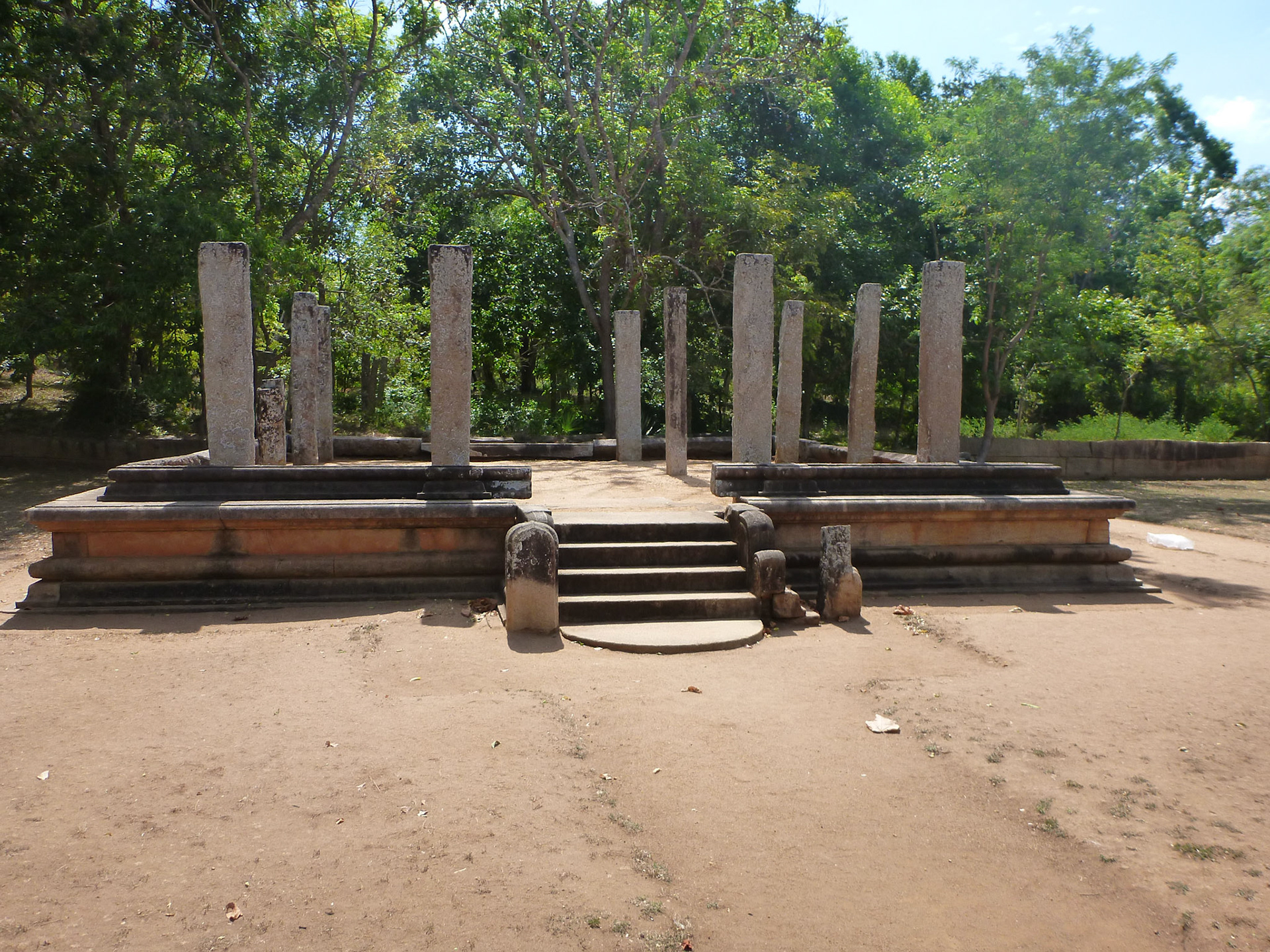 3.9.11 ANURADAPURA - Královský palác