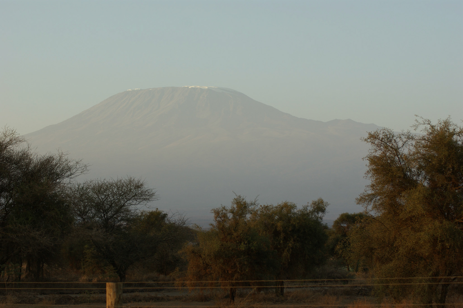 25.9.2009 KEŇA - NP Amboseli -  Kilimandžáro