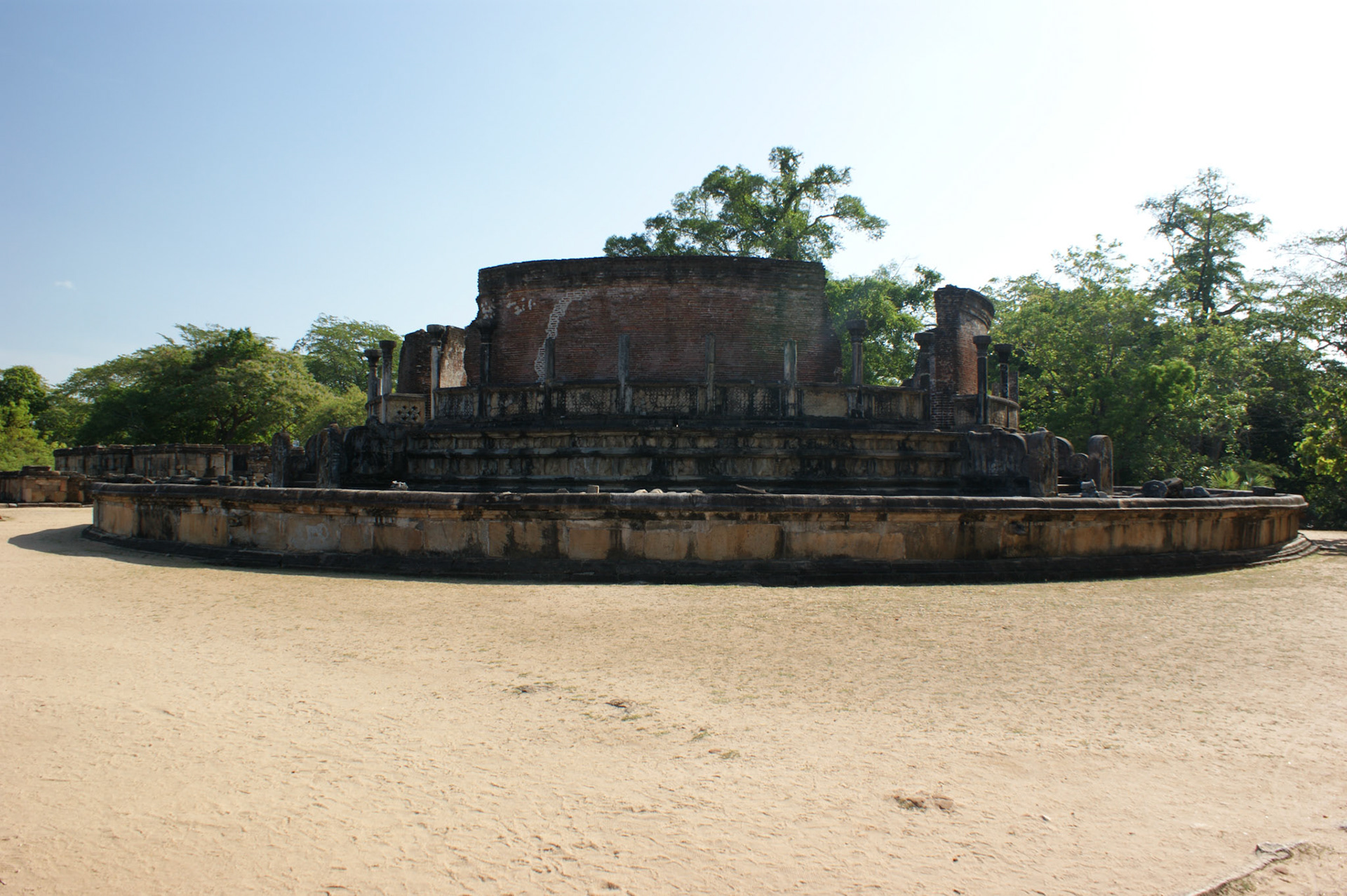 5.9.11 POLONARUVA - skupina královského paláce