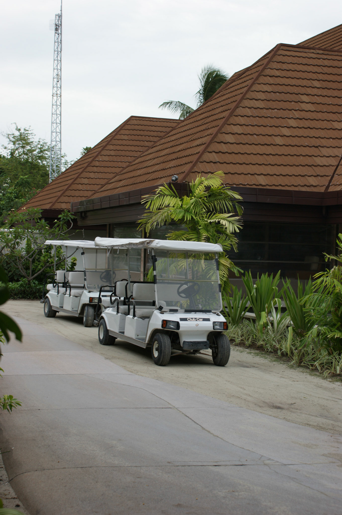 8-14.9.11 MALEDIVY Kurumba hotelDSC