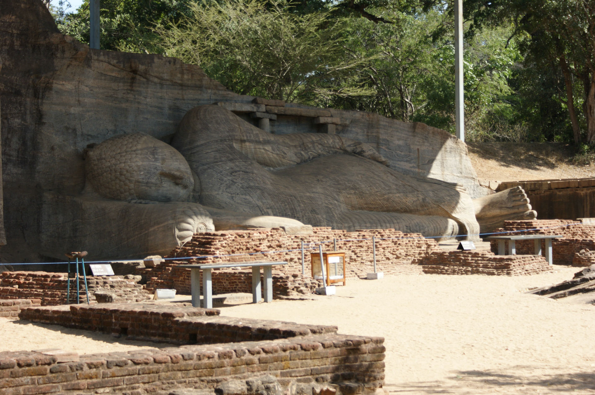 5.9.11 POLONARUVA - skupina královského paláce