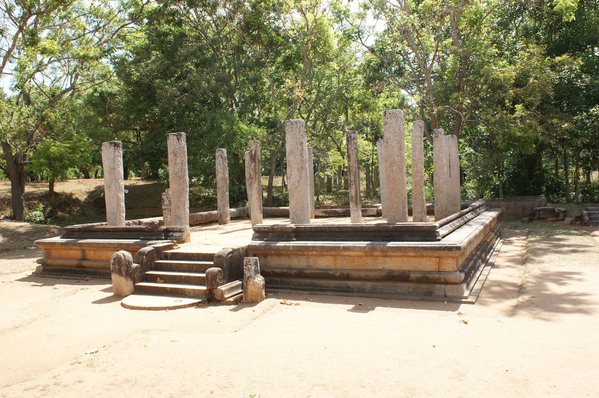 3.9.11 ANURADAPURA - Královský palác