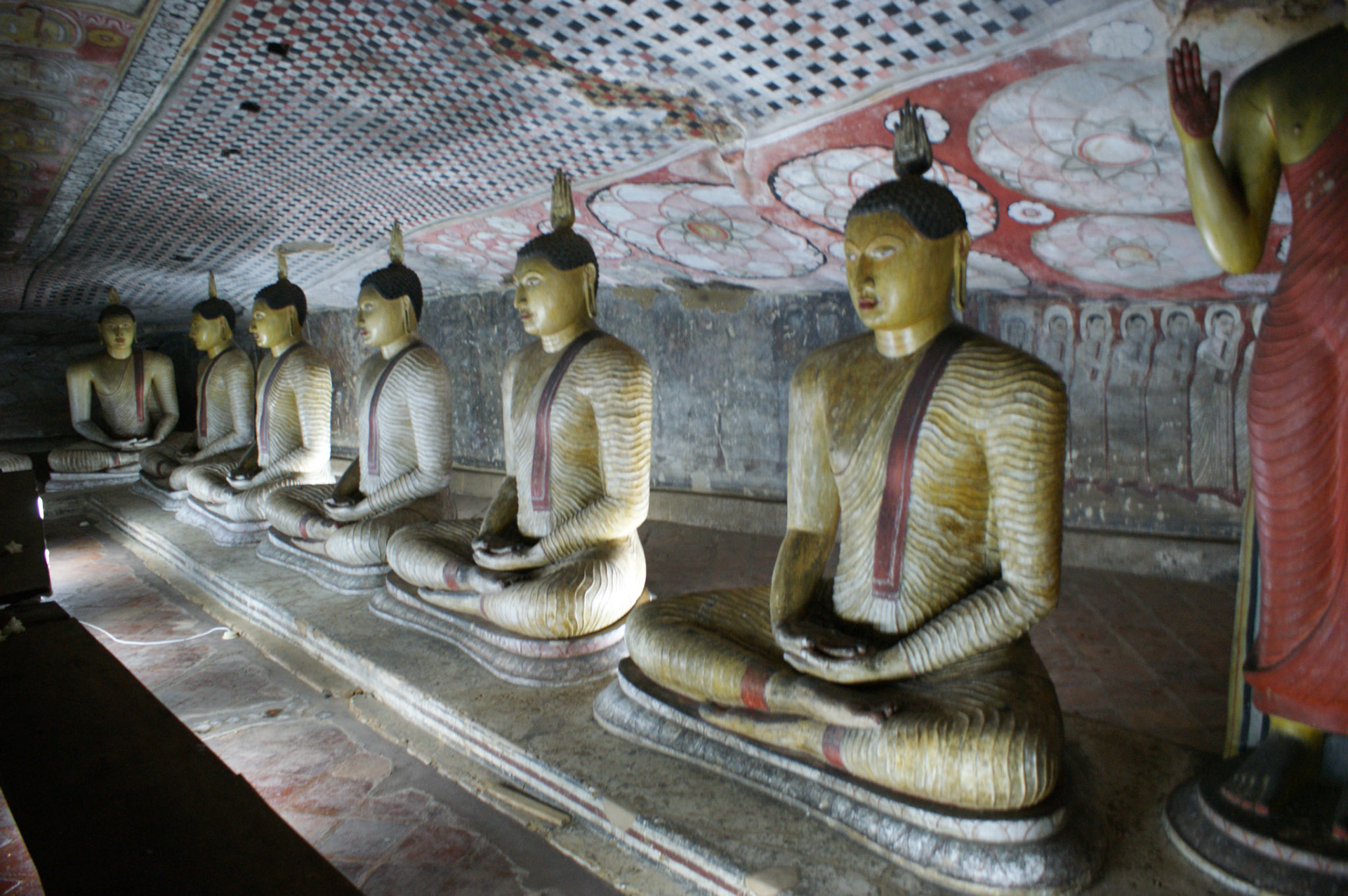 5.9.11 DAMBULA - Královský skalní palác