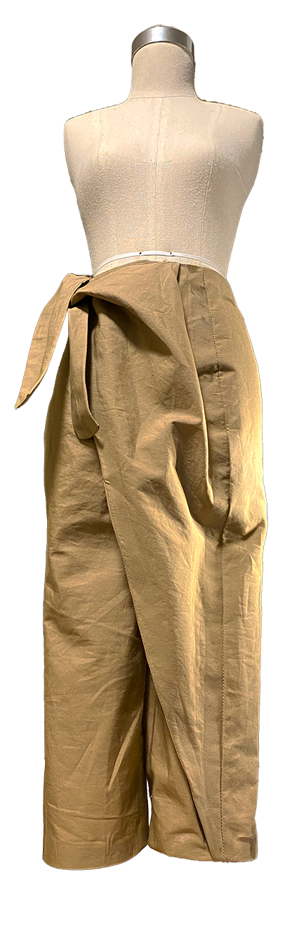Front View, wrapped on wearer's left.