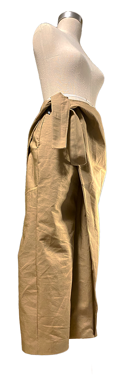 3/4 Front View, wrap conceals zipper closure.