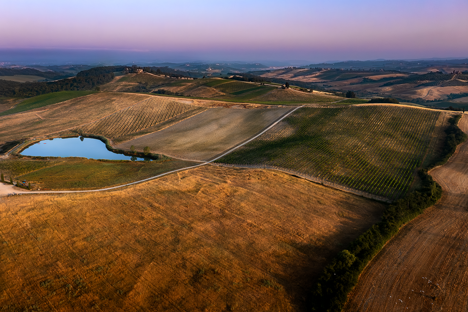 Fotografia all'alba su Chianti - fotografia realizzata in Castellina in Chianti da Daniele Scalera fotografo in Siena - fotografia con Drone