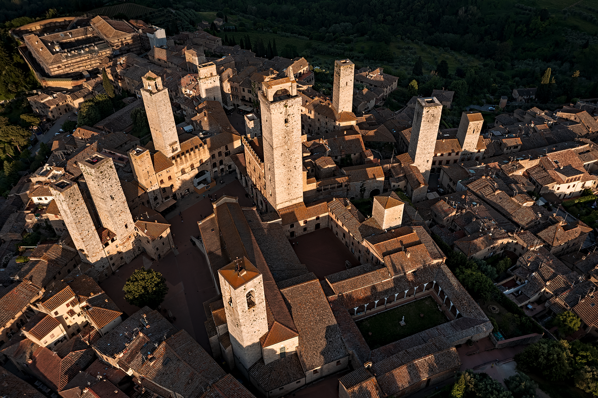 Foto con drone - San Gimignano - Toscana - foto daniele scalera fotografo in Siena - Toscana e Firenze