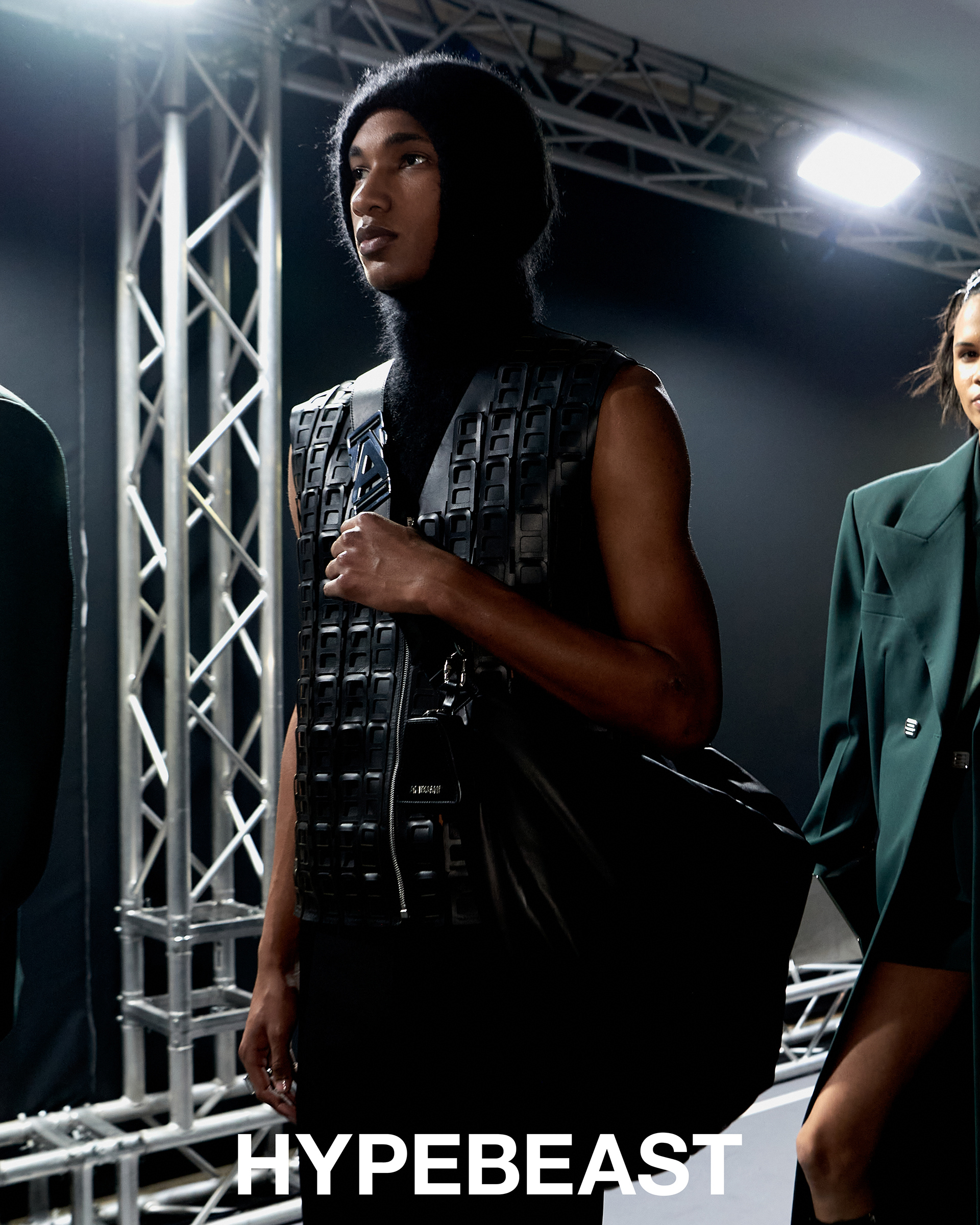 22FW AMBUSH X HYPEBEAST