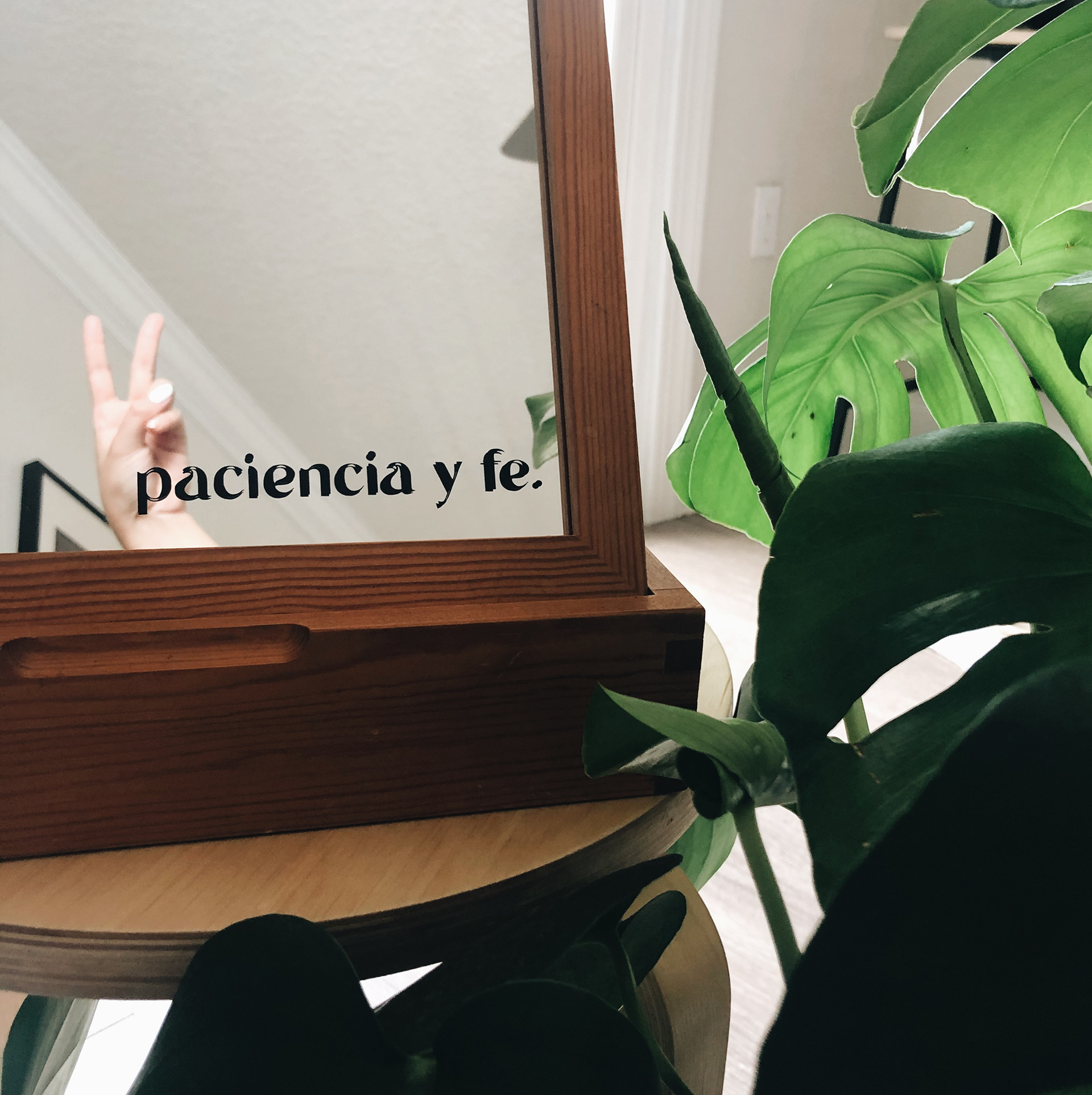 "Paciencia y Fe" Vinyl Decal
